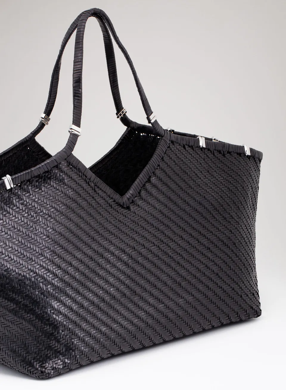 benedetta-bruzziches-usha-la-grandissima-borsa-donna-nightly image 1