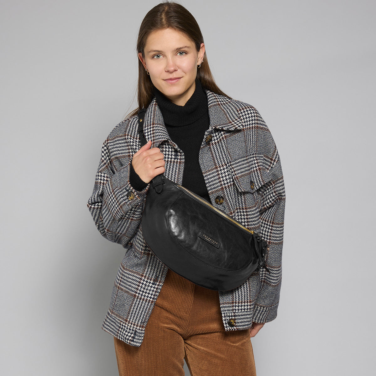the-bridge-story-borsa-tracolla-donna-in-pelle-morbida-nero-oro image 5