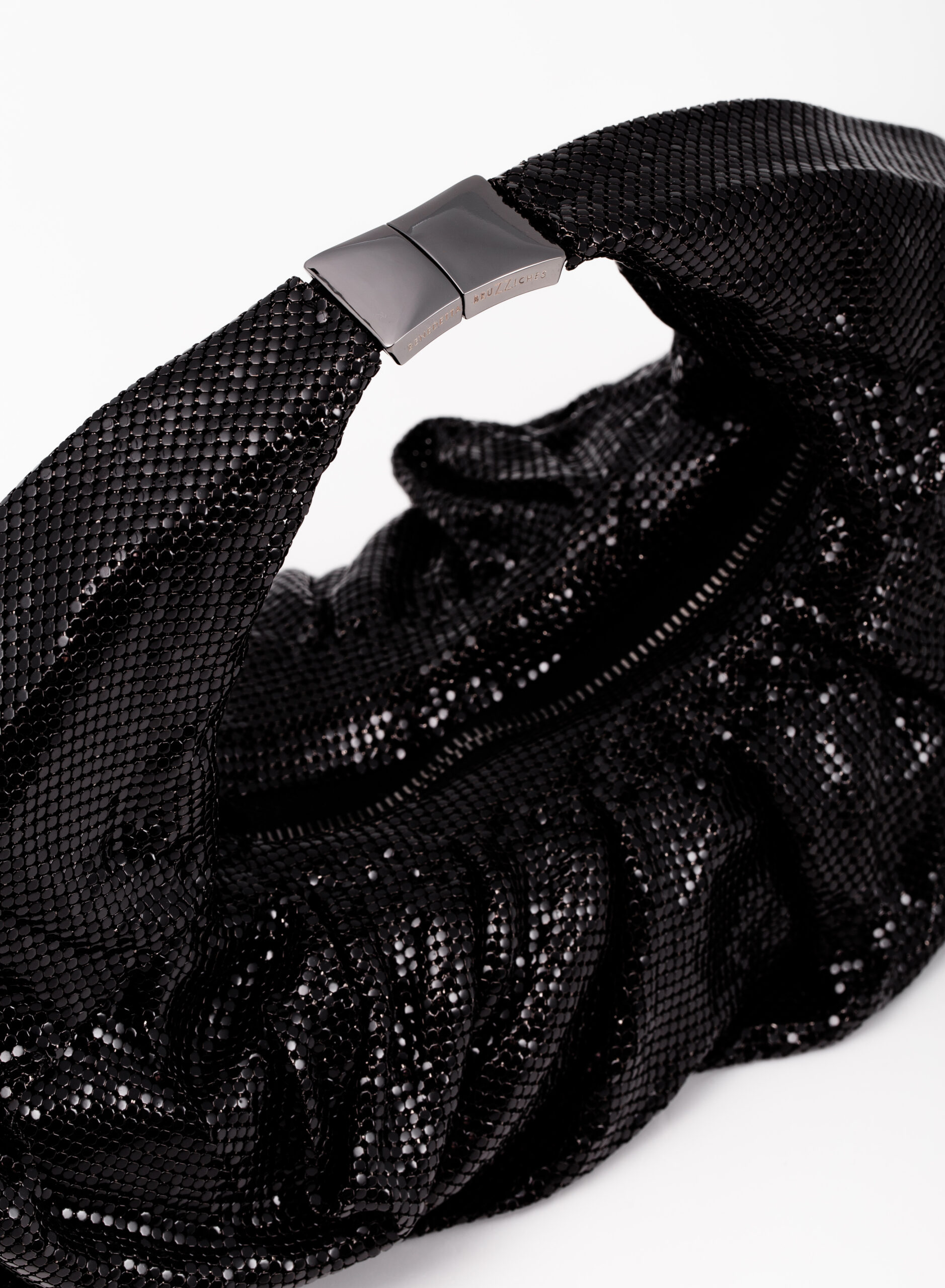 benedetta-bruzziches-yennefer-borsa-donna-pluto image 4