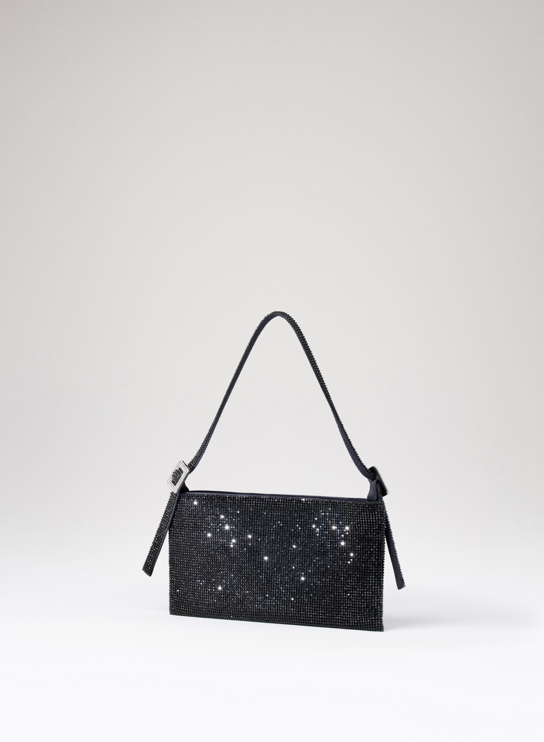 benedetta-bruzziches-your-best-friend-la-grande-borsa-donna-james-bond image 2