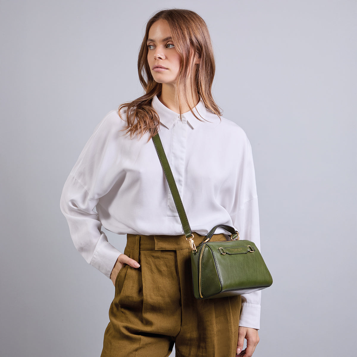 the-bridge-laura-borsa-a-mano-donna-in-pelle-con-tracolla-removibile-maggiorana- image 5