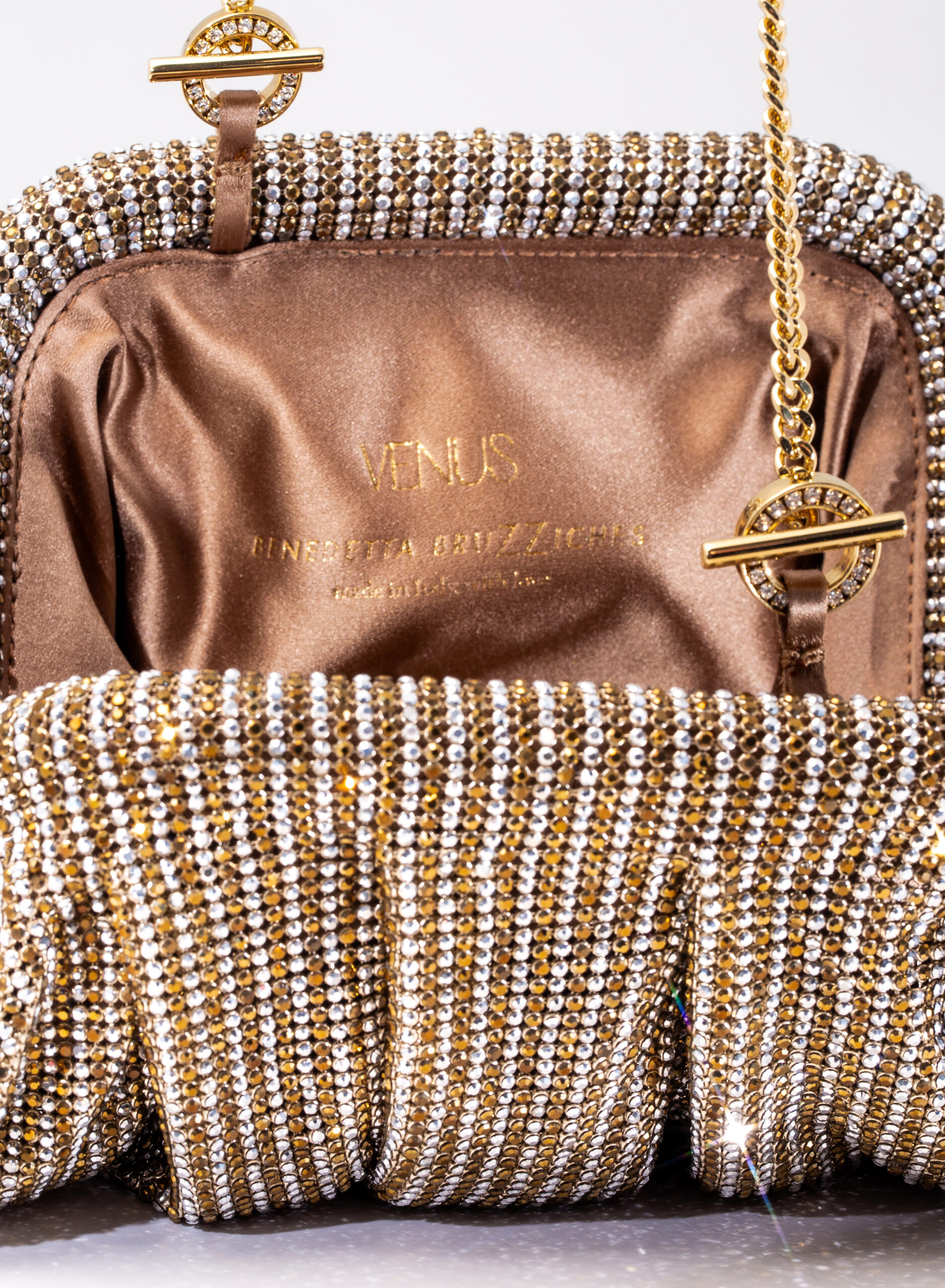 benedetta-bruzziches-venus-la-petite-borsa-donna-the-great-gatsby image 7