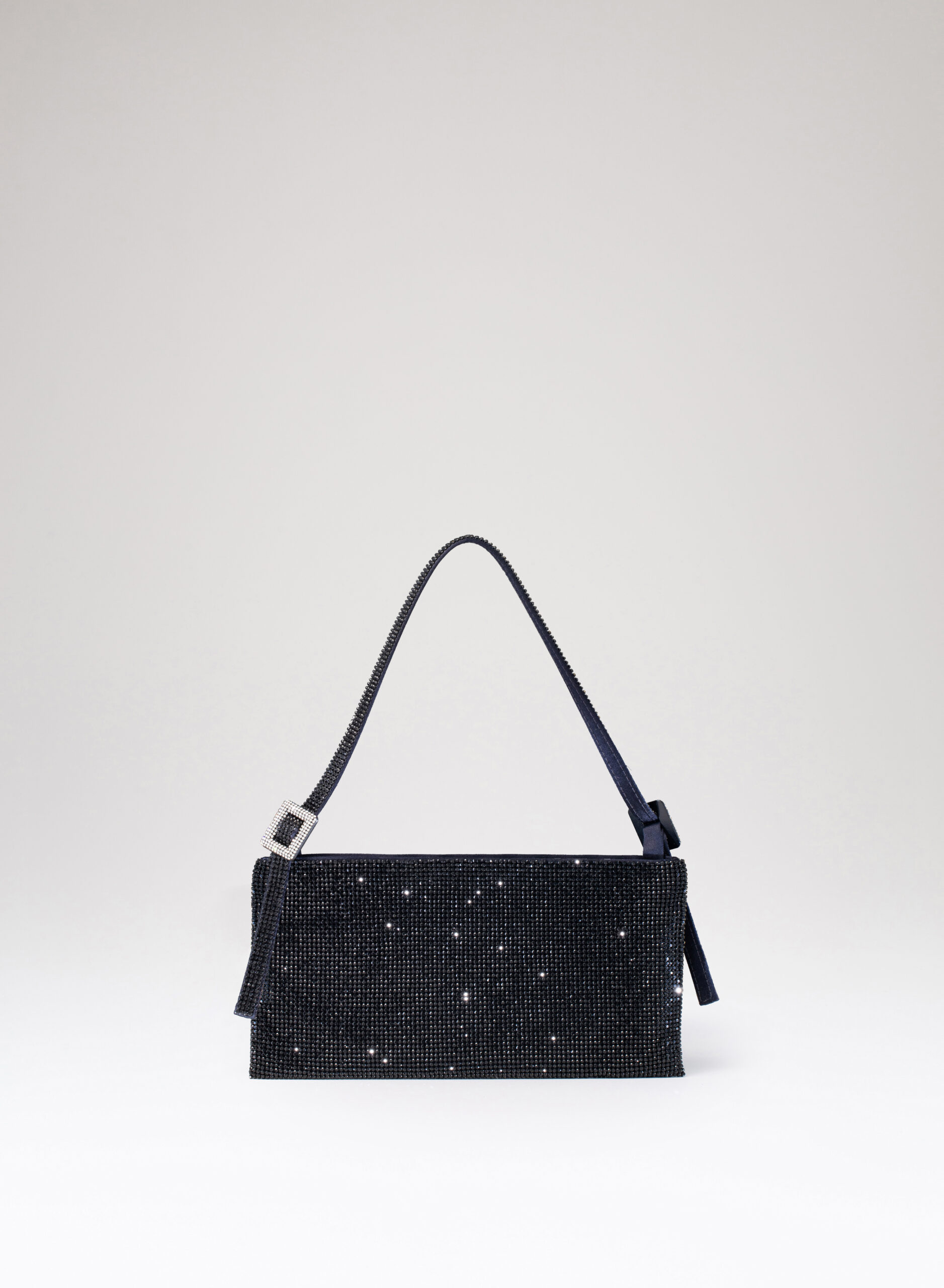 benedetta-bruzziches-your-best-friend-la-grande-borsa-donna-james-bond image 1