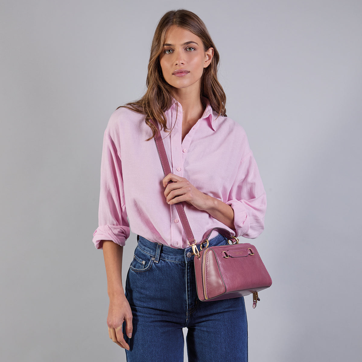 the-bridge-laura-borsa-a-mano-in-pelle-orchidea-con-tracolla-removibile image 6