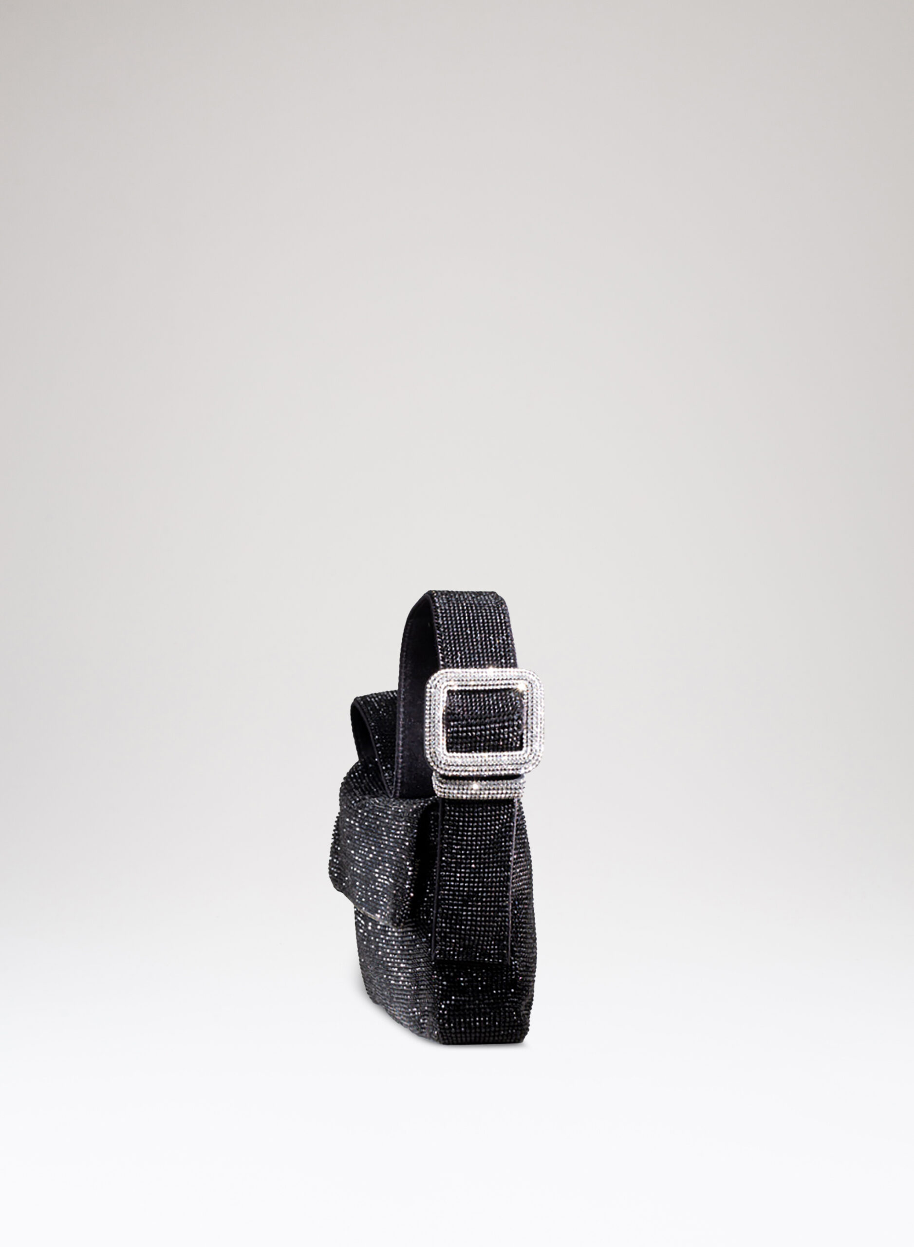benedetta-bruzziches-vitty-la-grande-borsa-donna-james-bond image 2
