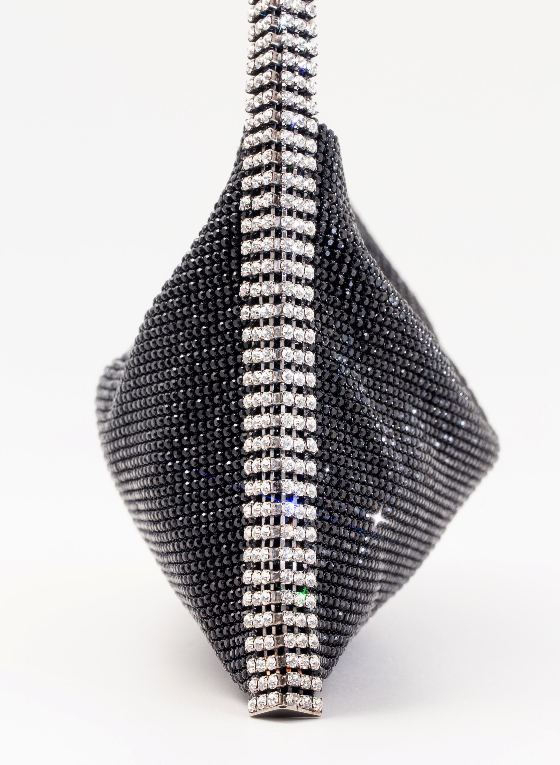 benedetta-bruzziches-your-best-friend-la-grande-borsa-donna-james-bond-2 image 4