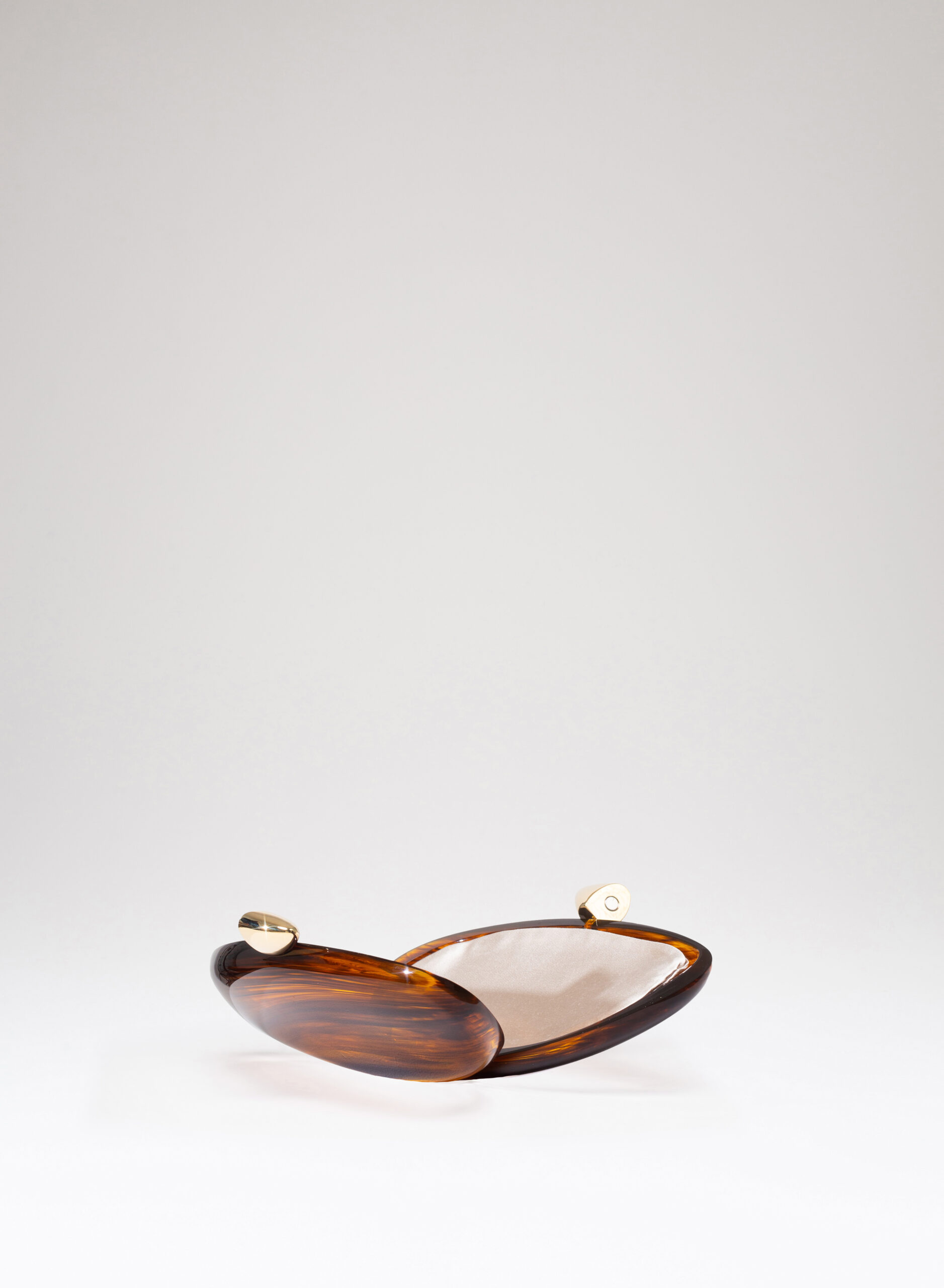 benedetta-bruzziches-borsa-armonia-turtle-shell image 6