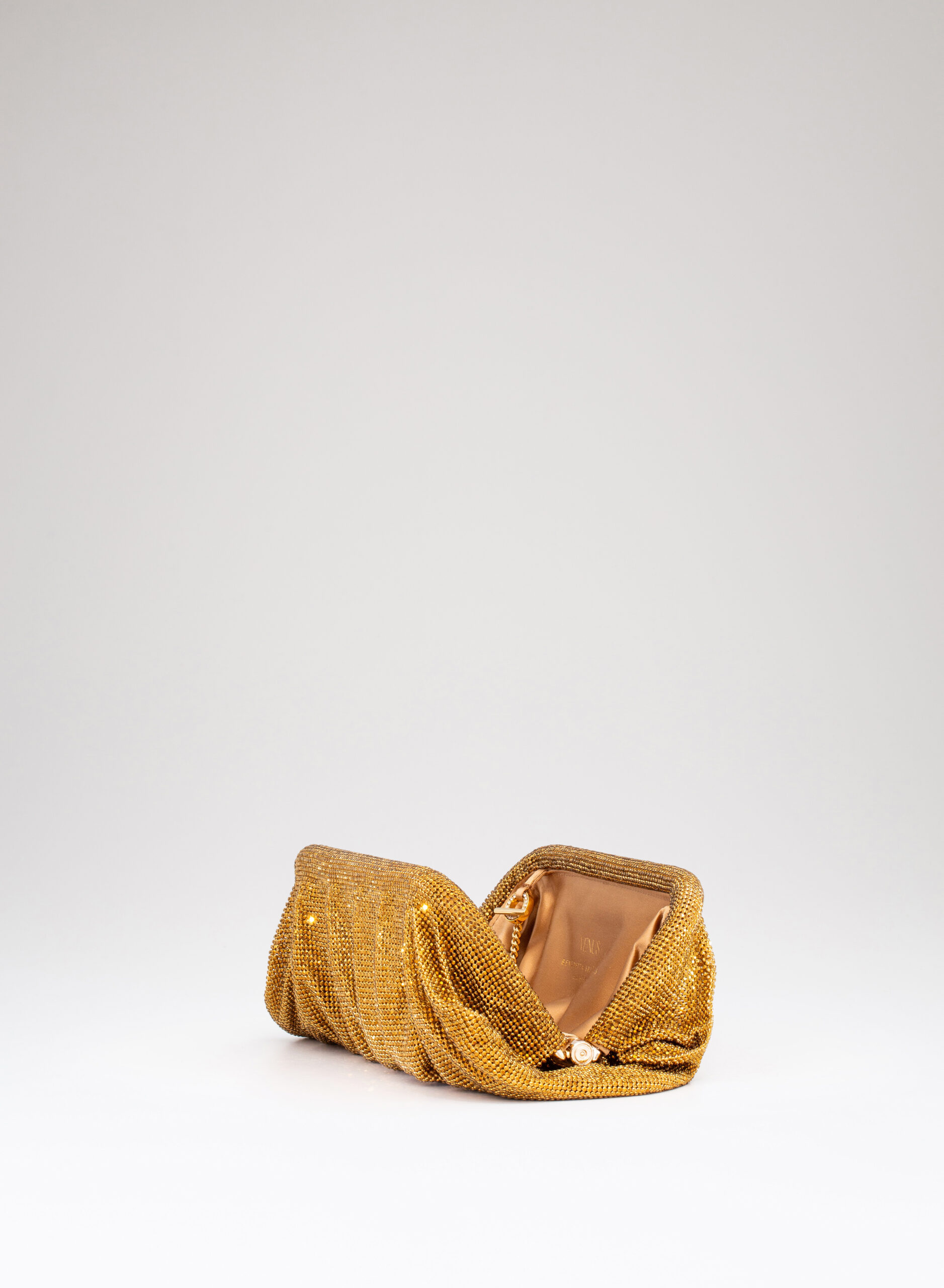 benedetta-bruzziches-venus-la-grande-borsa-donna-sogno-d-estate image 4