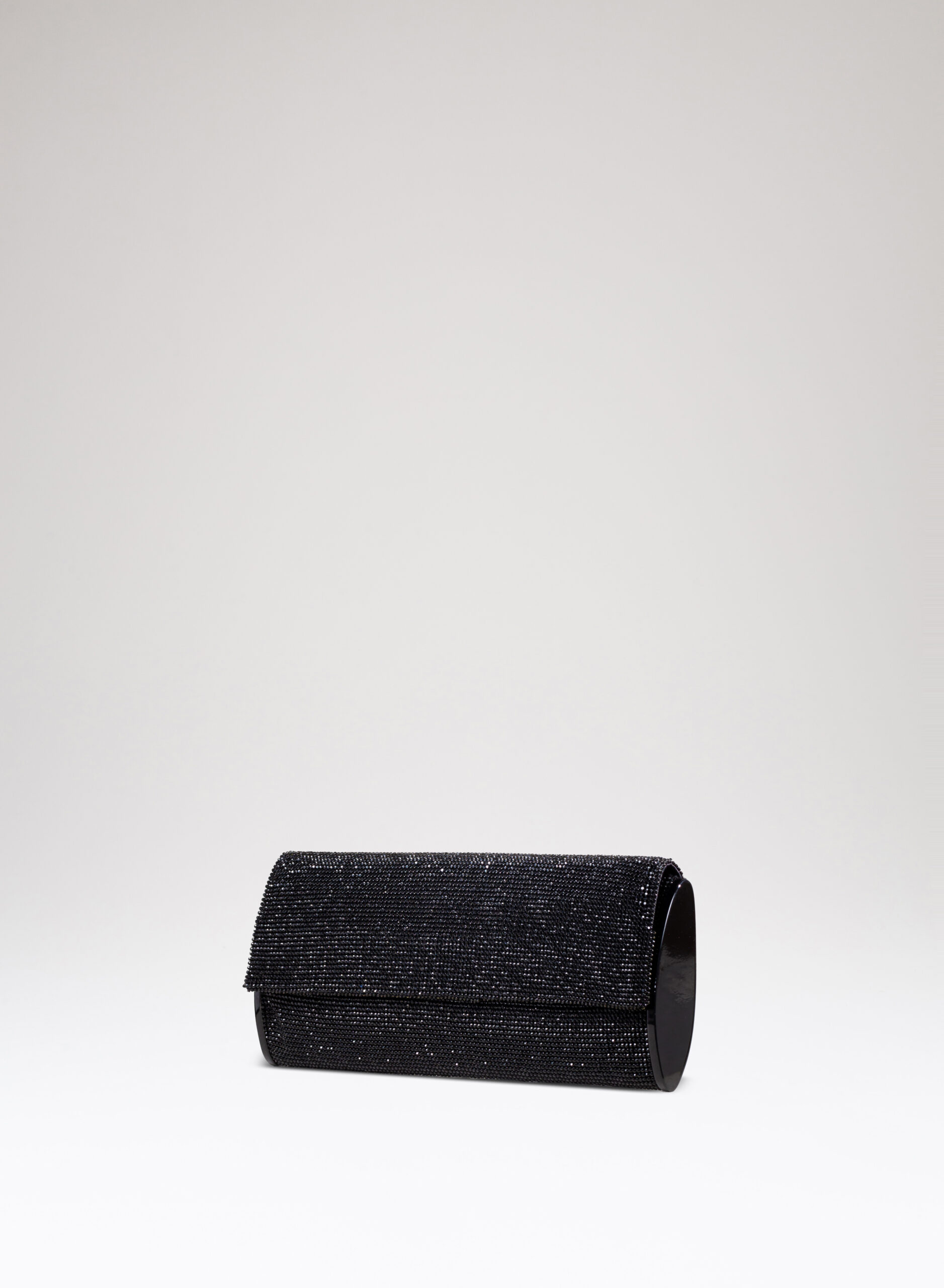 benedetta-bruzziches-kate-borsa-donna-james-bond image 1