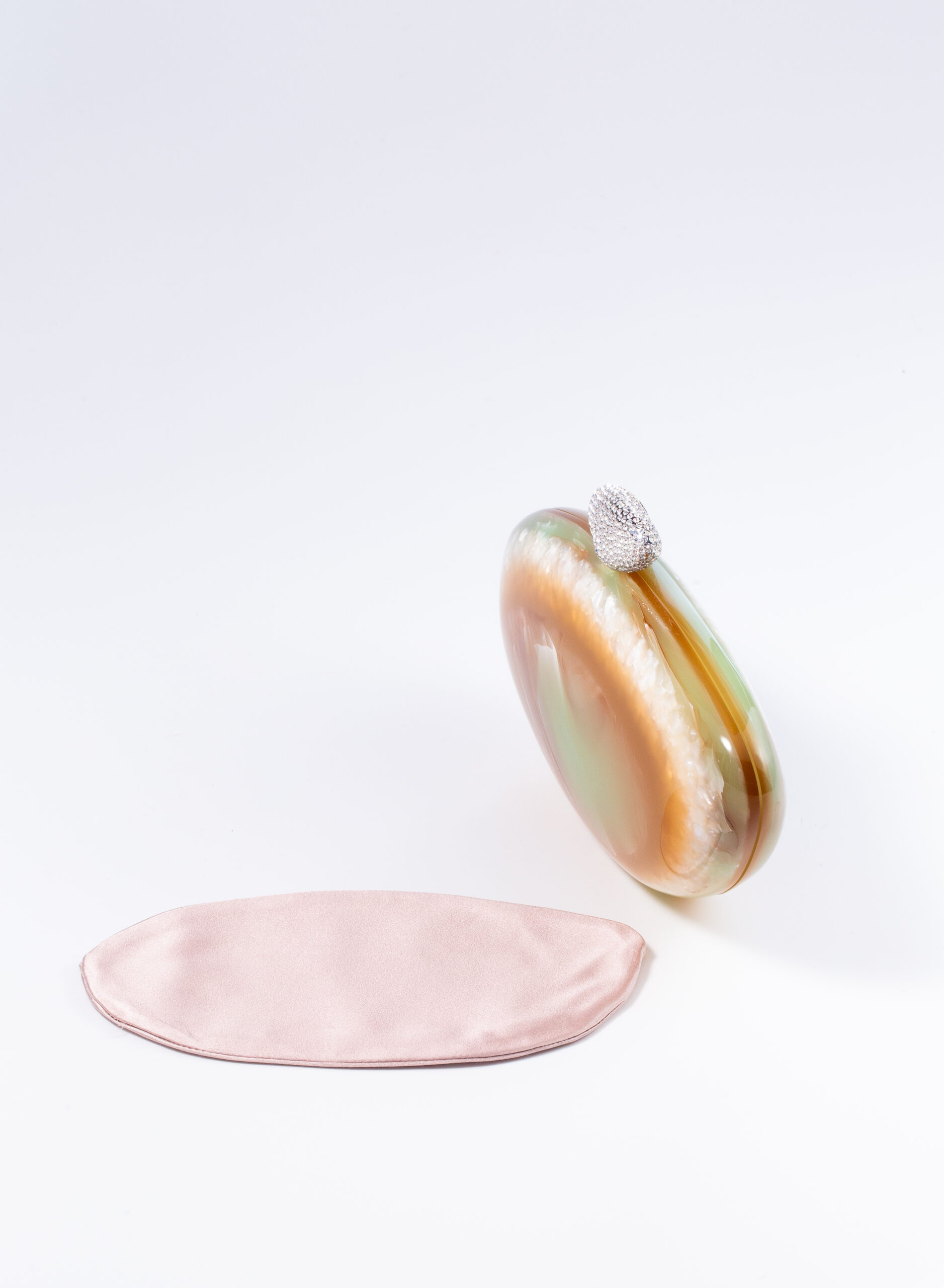 benedetta-bruzziches-armonia-borsa-donna-sua-alma image 8