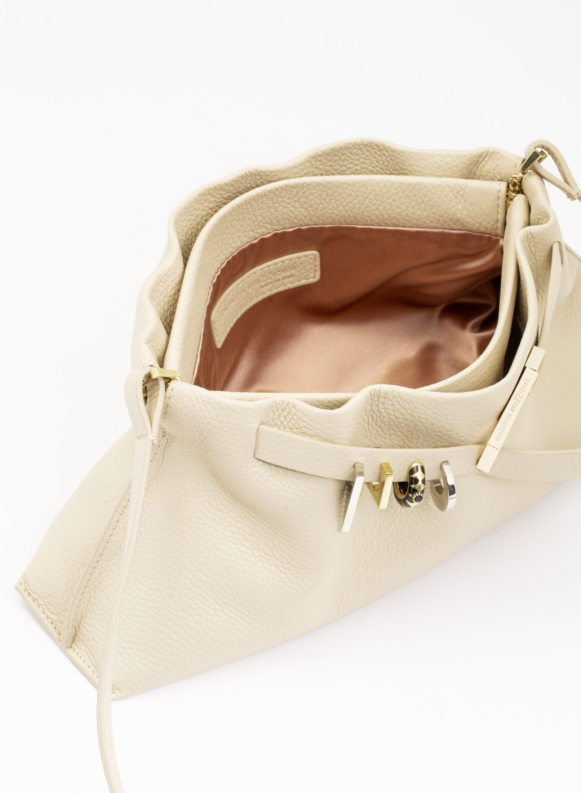 benedetta-bruzziches-lauren-borsa-donna-emberlita image 5