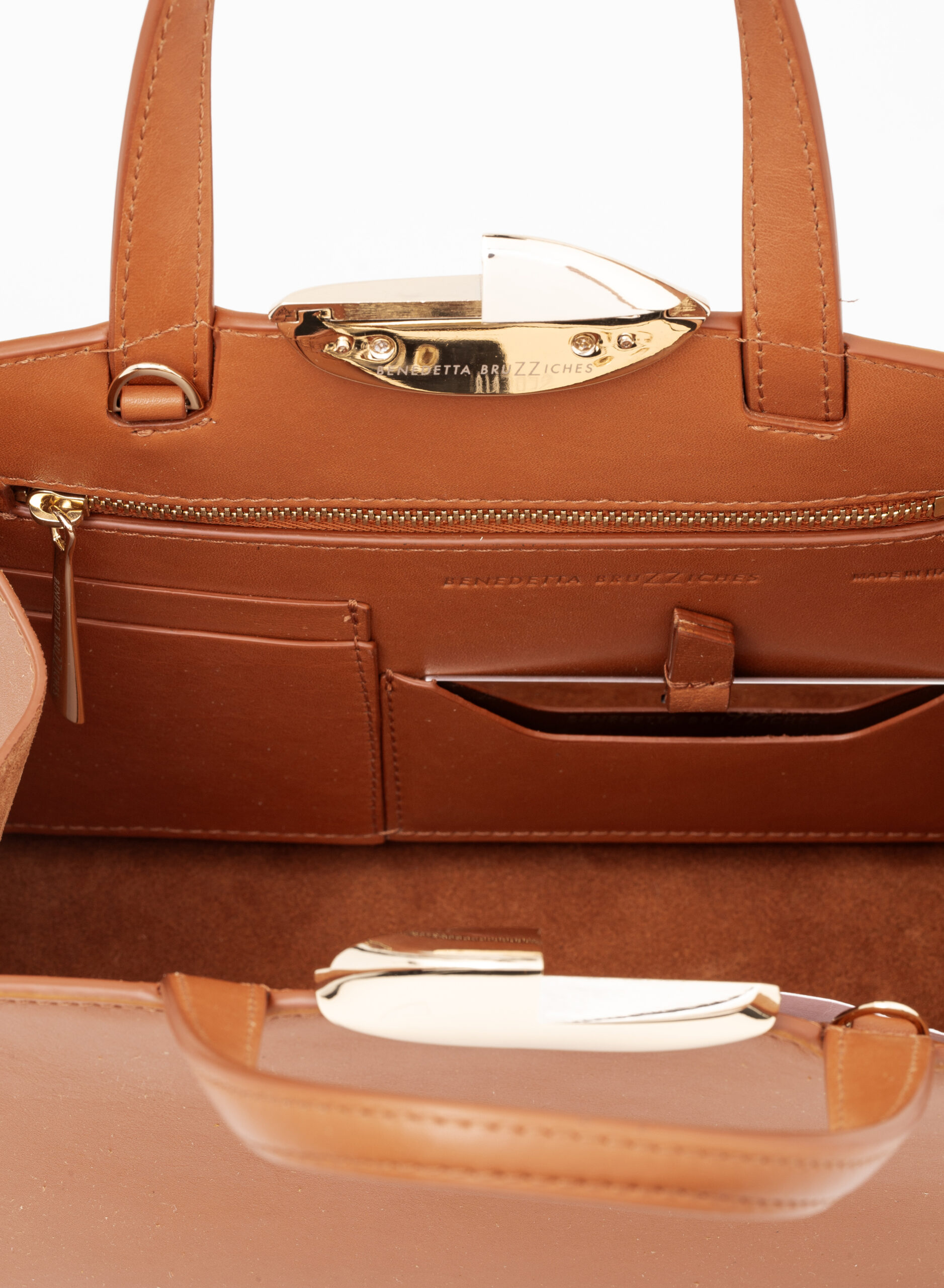 benedetta-bruzziches-serena-la-petite-borsa-donna-desert-sun image 5