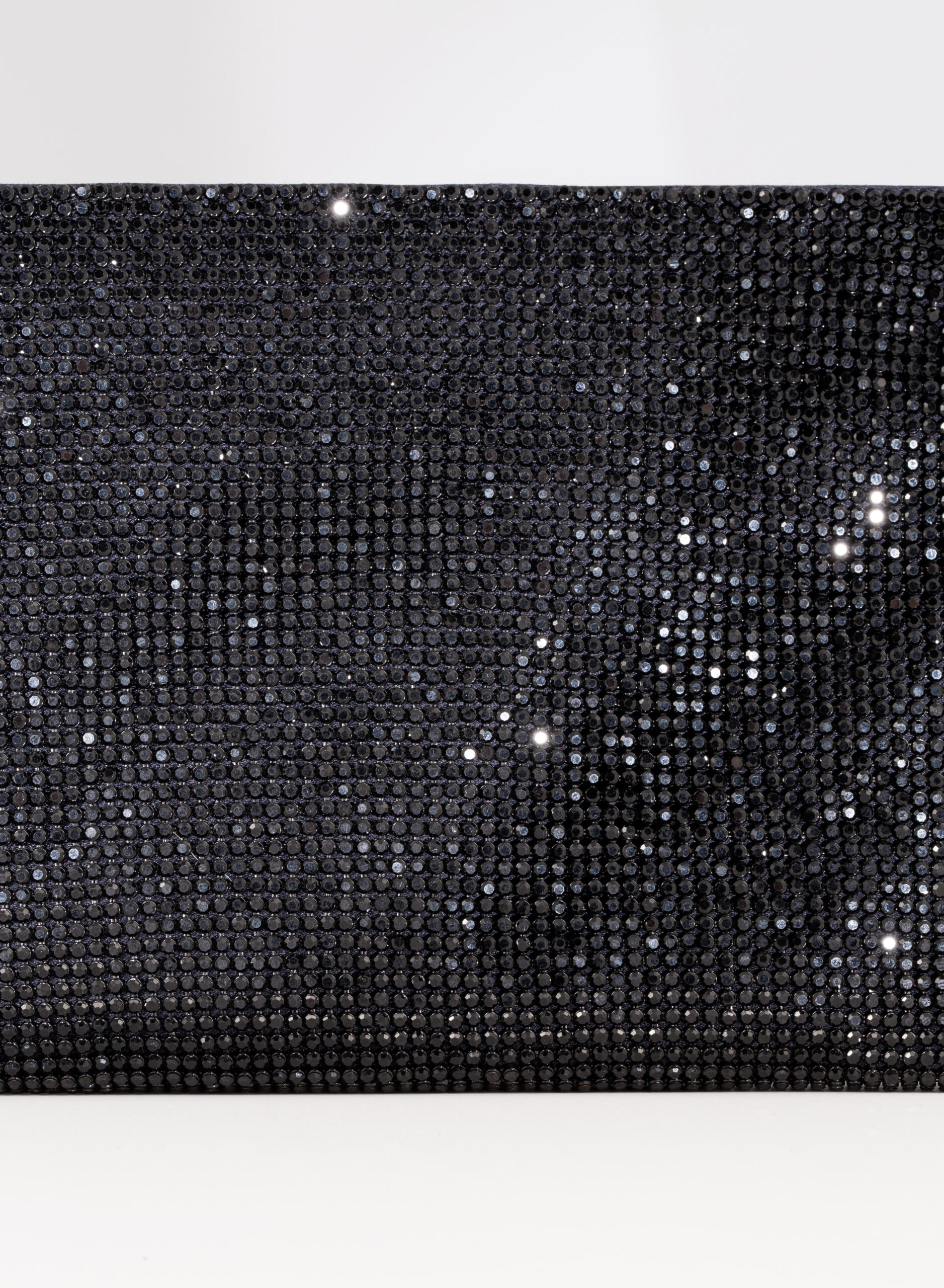benedetta-bruzziches-your-best-friend-la-grande-borsa-donna-james-bond image 5