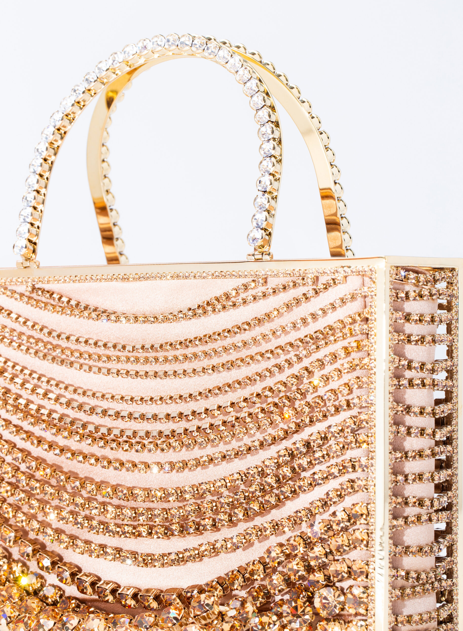 benedetta-bruzziches-giulietta-degli-spiriti-borsa-donna-love-destination-is-cal image 4