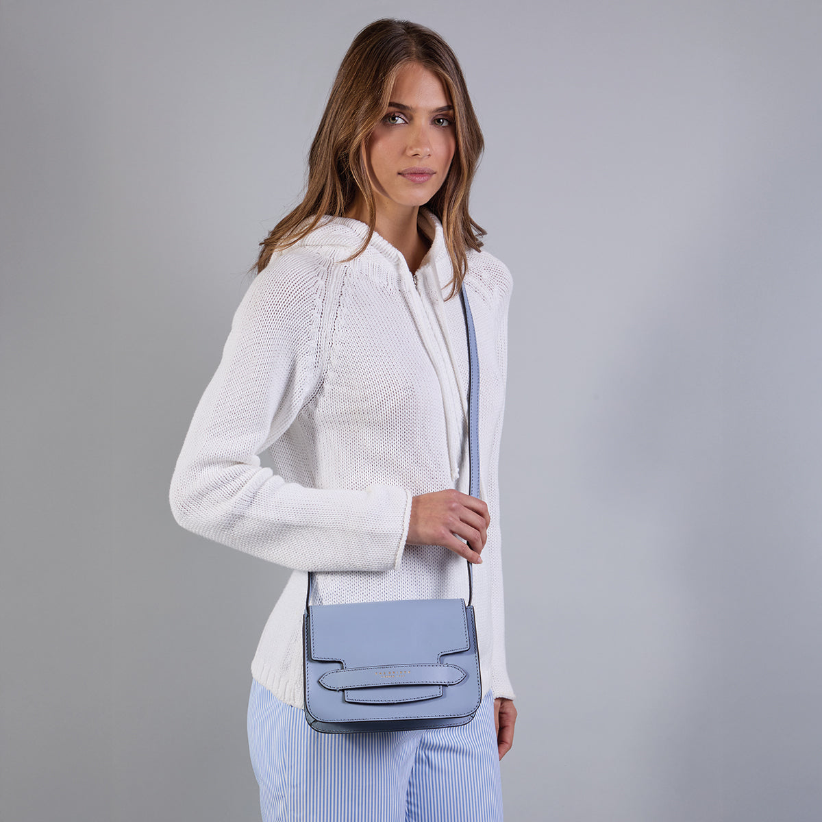 the-bridge-lucrezia-borsa-a-tracolla-in-pelle-donna-azzurro-acqua-oro image 6