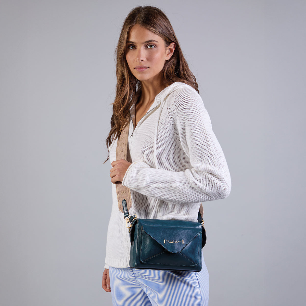 the-bridge-frida-borsa-tracolla-pelle-camera-case-nera image 7