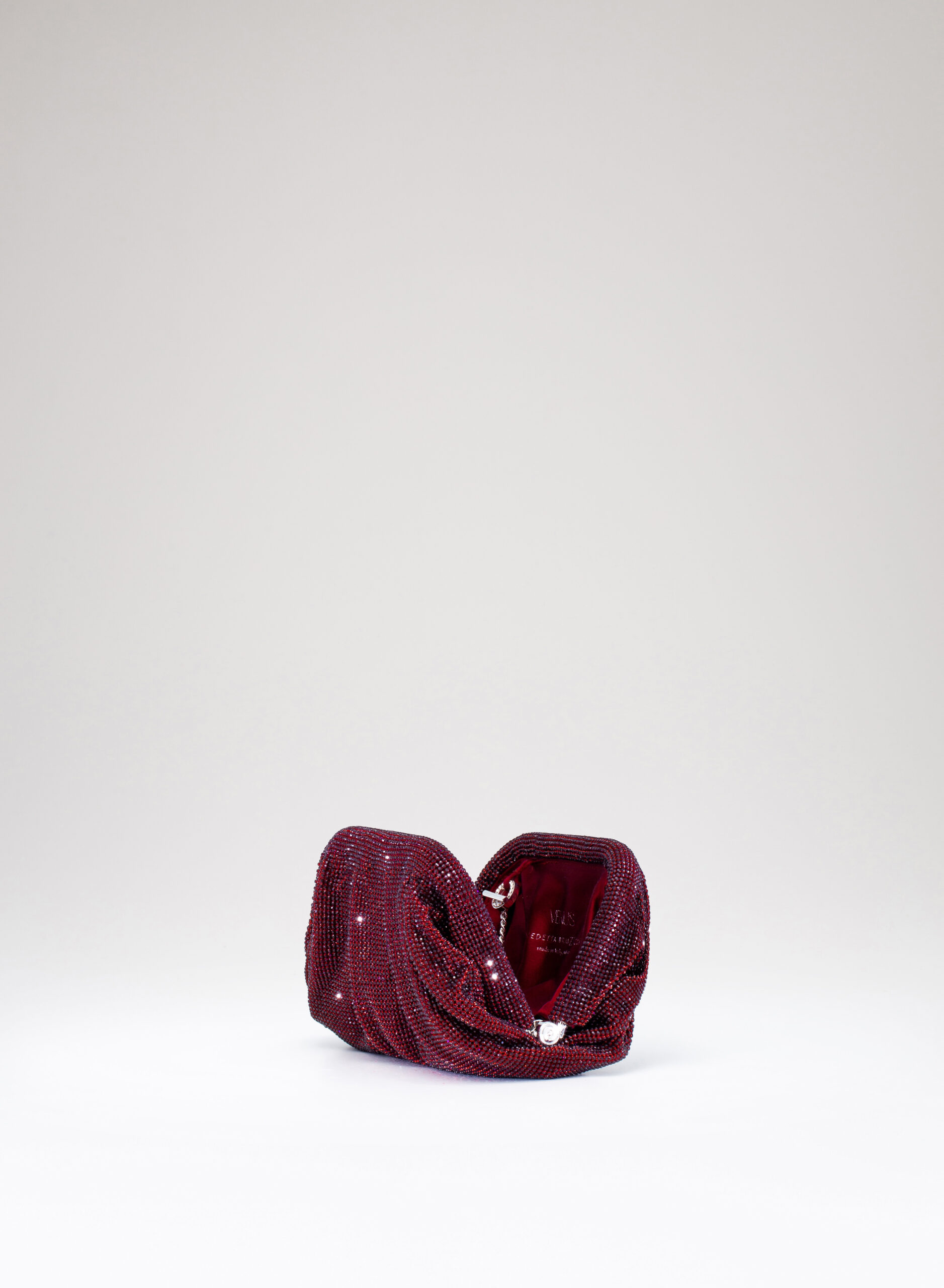 benedetta-bruzziches-venus-la-petite-borsa-donna-miss-dracula image 6