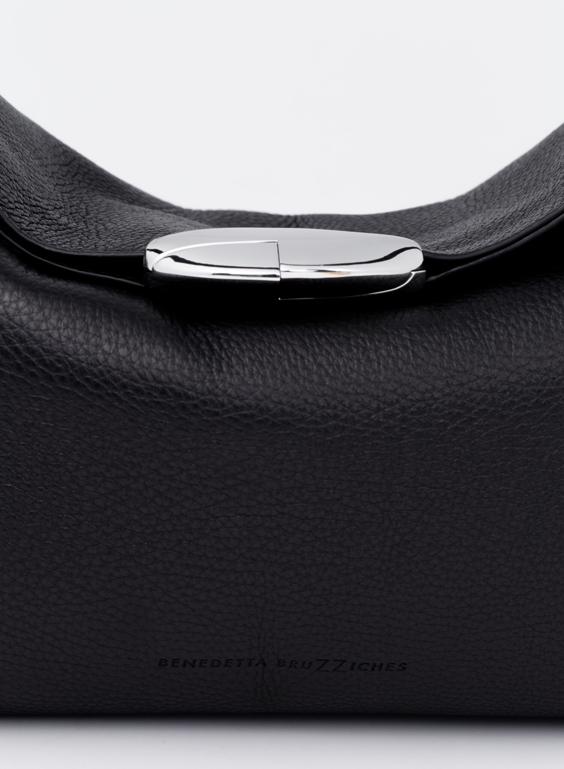 benedetta-bruzziches-elif-la-grande-borsa-donna-meteorite image 7