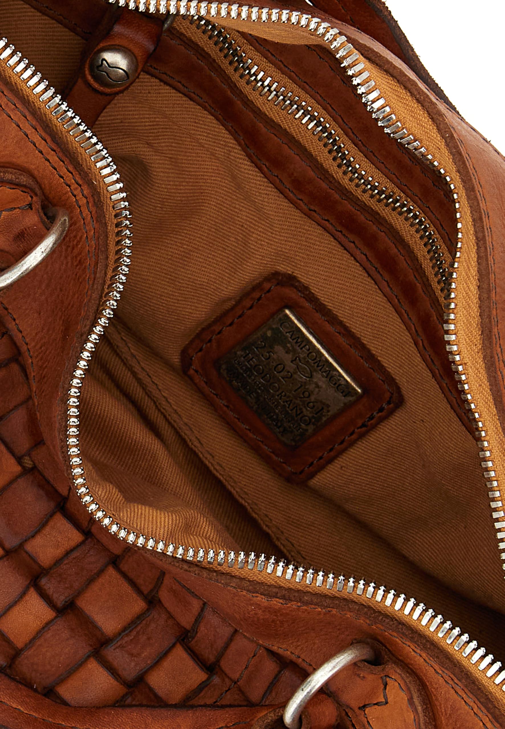 campomaggi-edera-borsa-monospalla-donna-in-pelle image 2