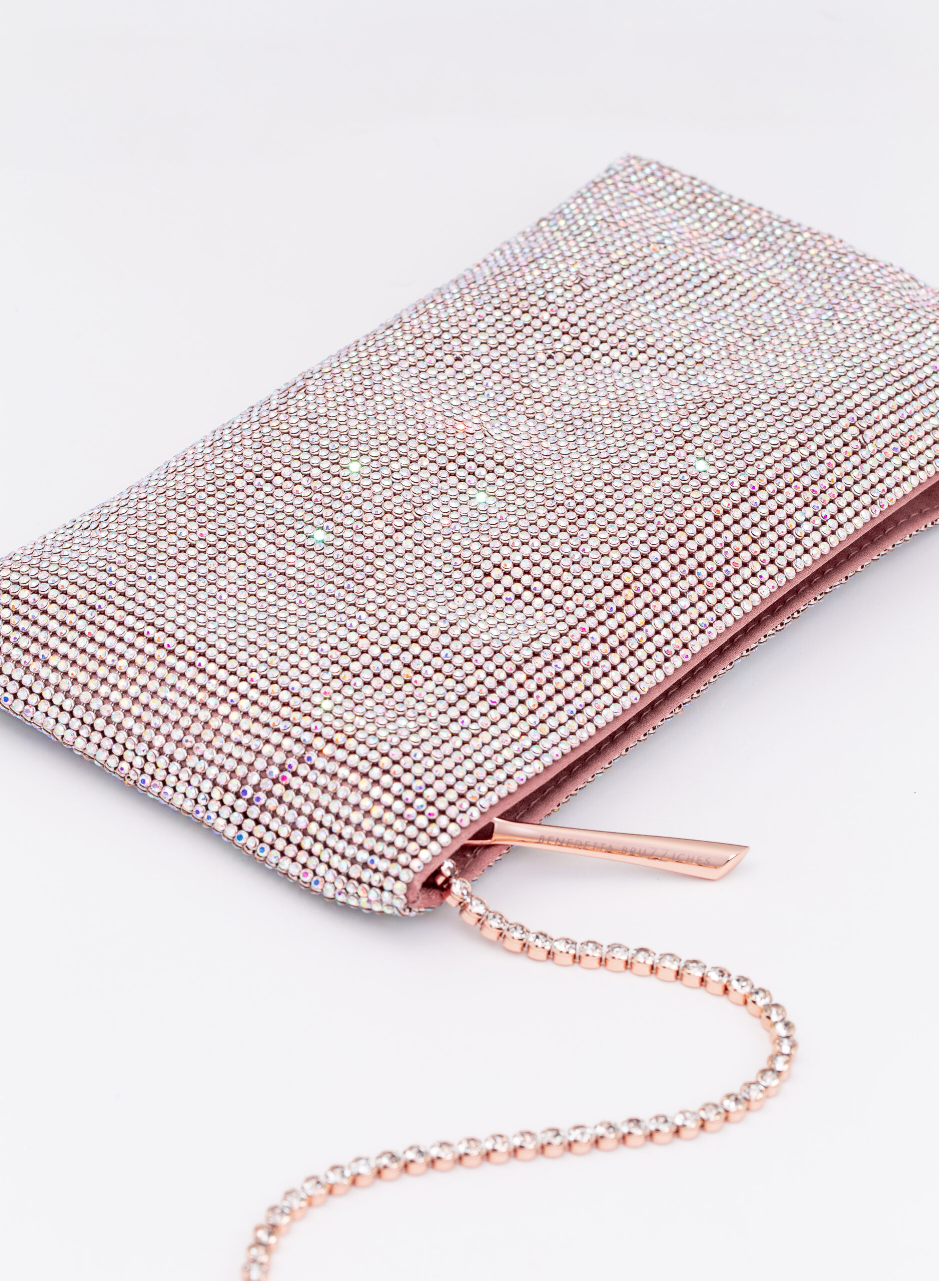 benedetta-bruzziches-your-best-friend-la-petite-borsa-donna-chapelloise image 3