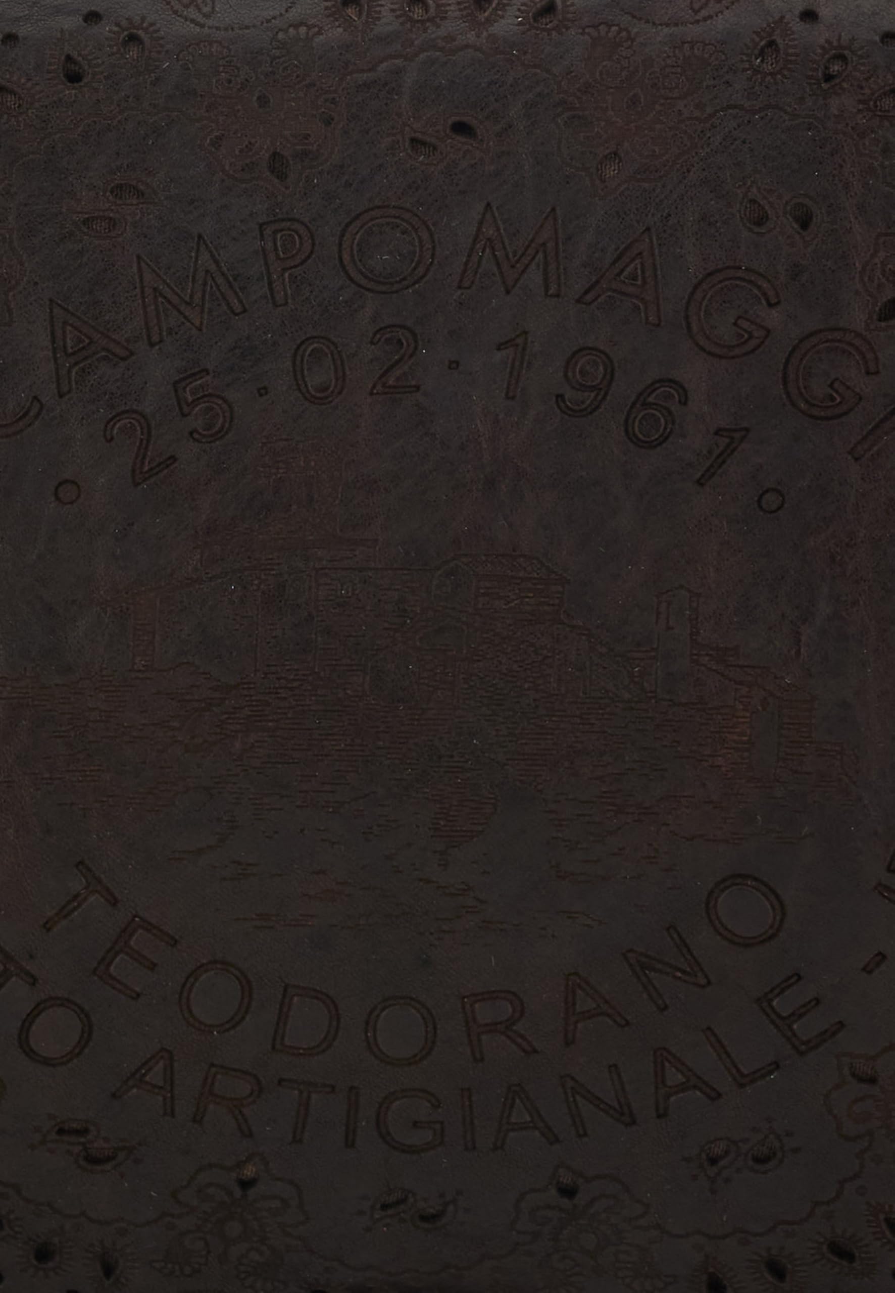 campomaggi-floriana-borsellino-donna-in-pelle-artigianale image 6
