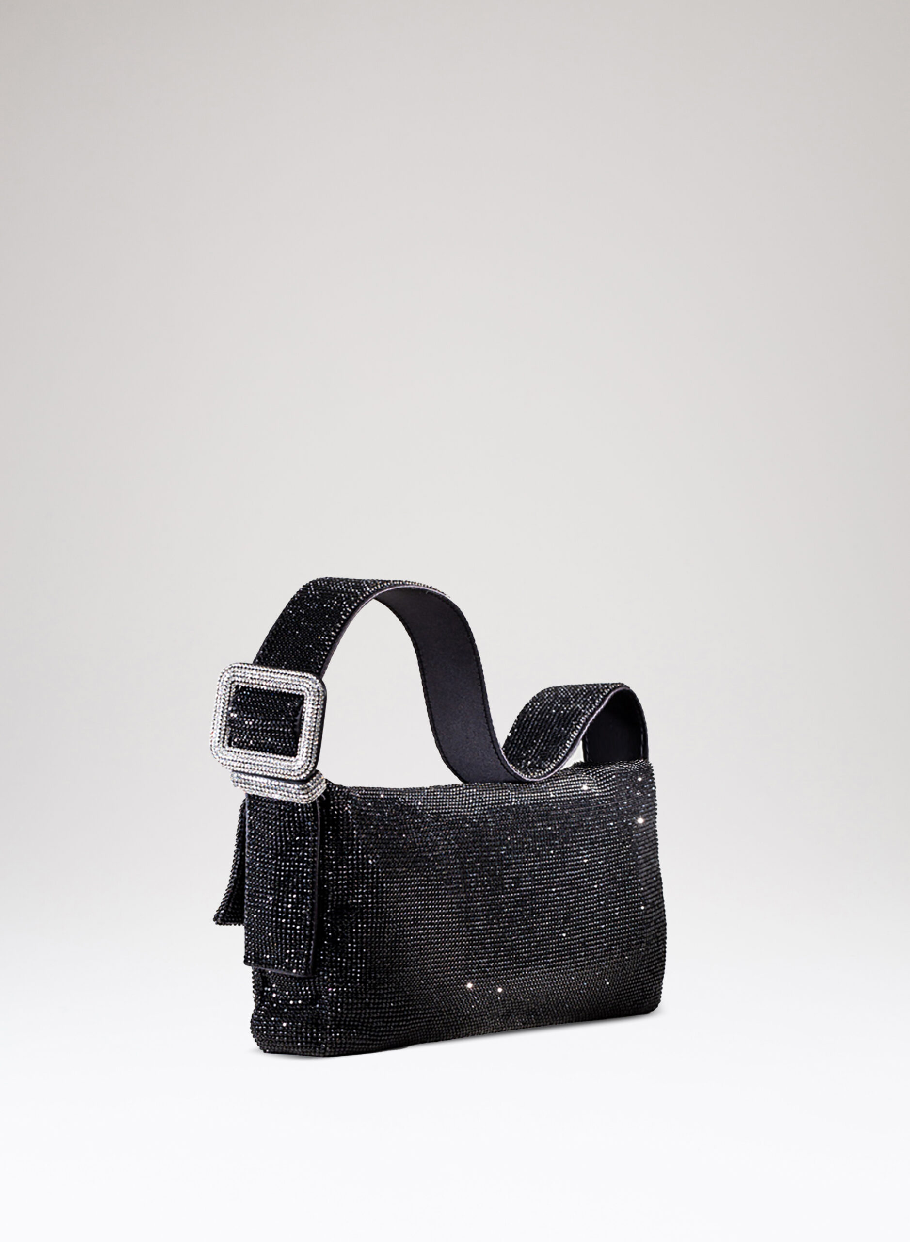 benedetta-bruzziches-vitty-la-grande-borsa-donna-james-bond image 3