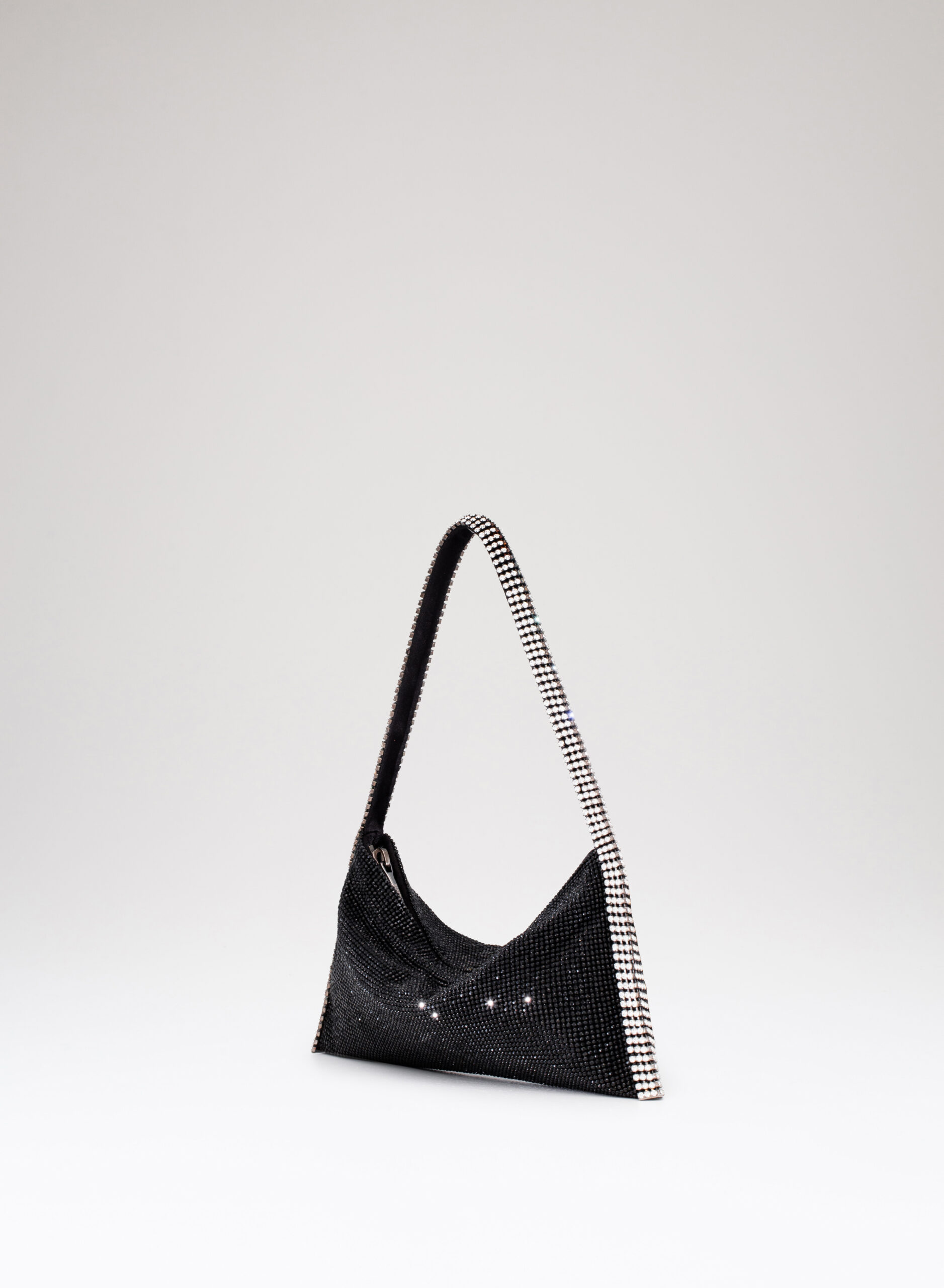 benedetta-bruzziches-your-best-friend-la-grande-borsa-donna-james-bond-2 image 3