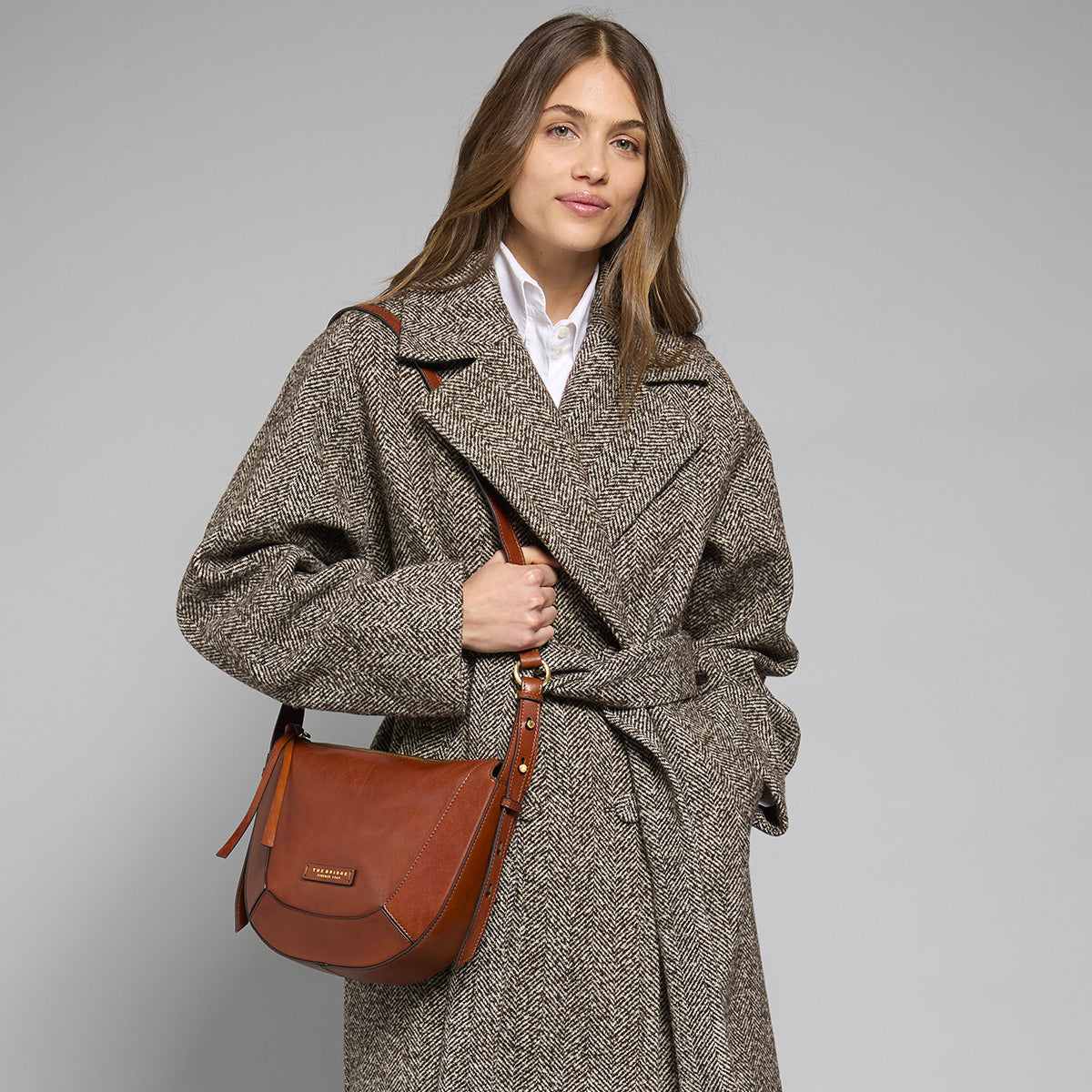 the-bridge-fedora-borsa-a-tracolla-piccola-in-pelle-marrone-oro image 6