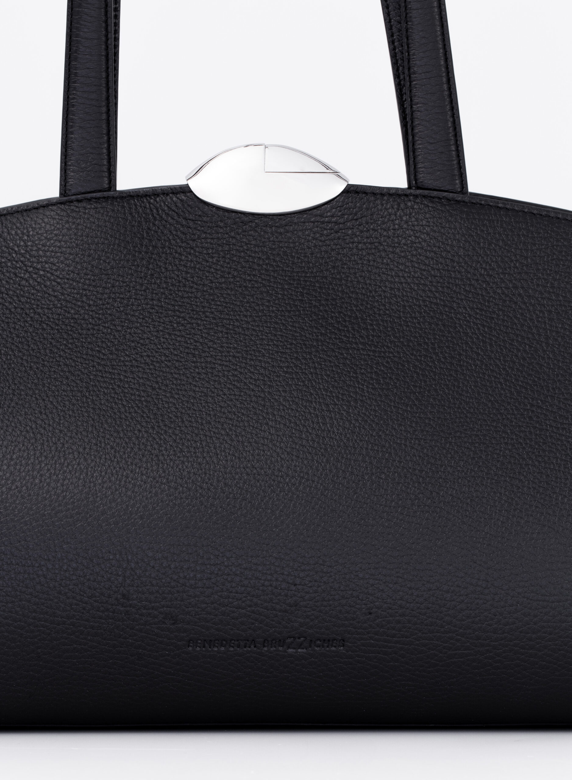 benedetta-bruzziches-serena-borsa-donna-meteorite image 6