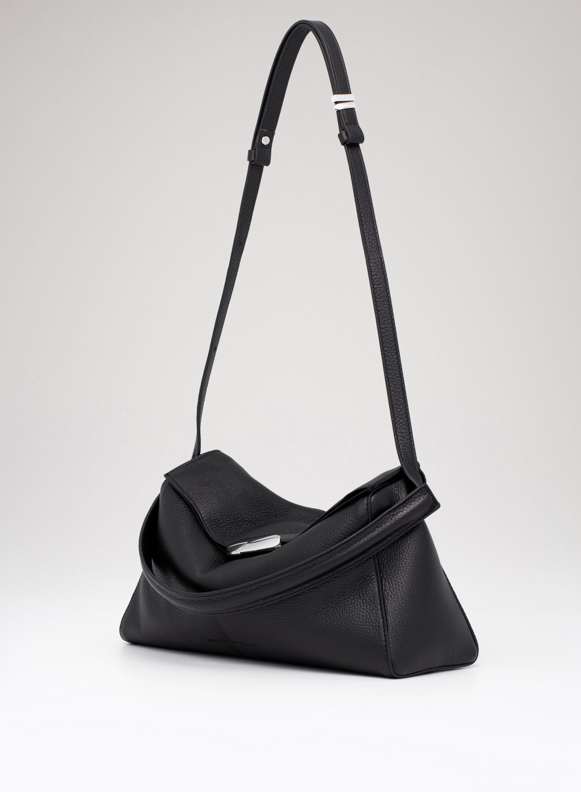 benedetta-bruzziches-elif-la-grande-borsa-donna-meteorite image 4