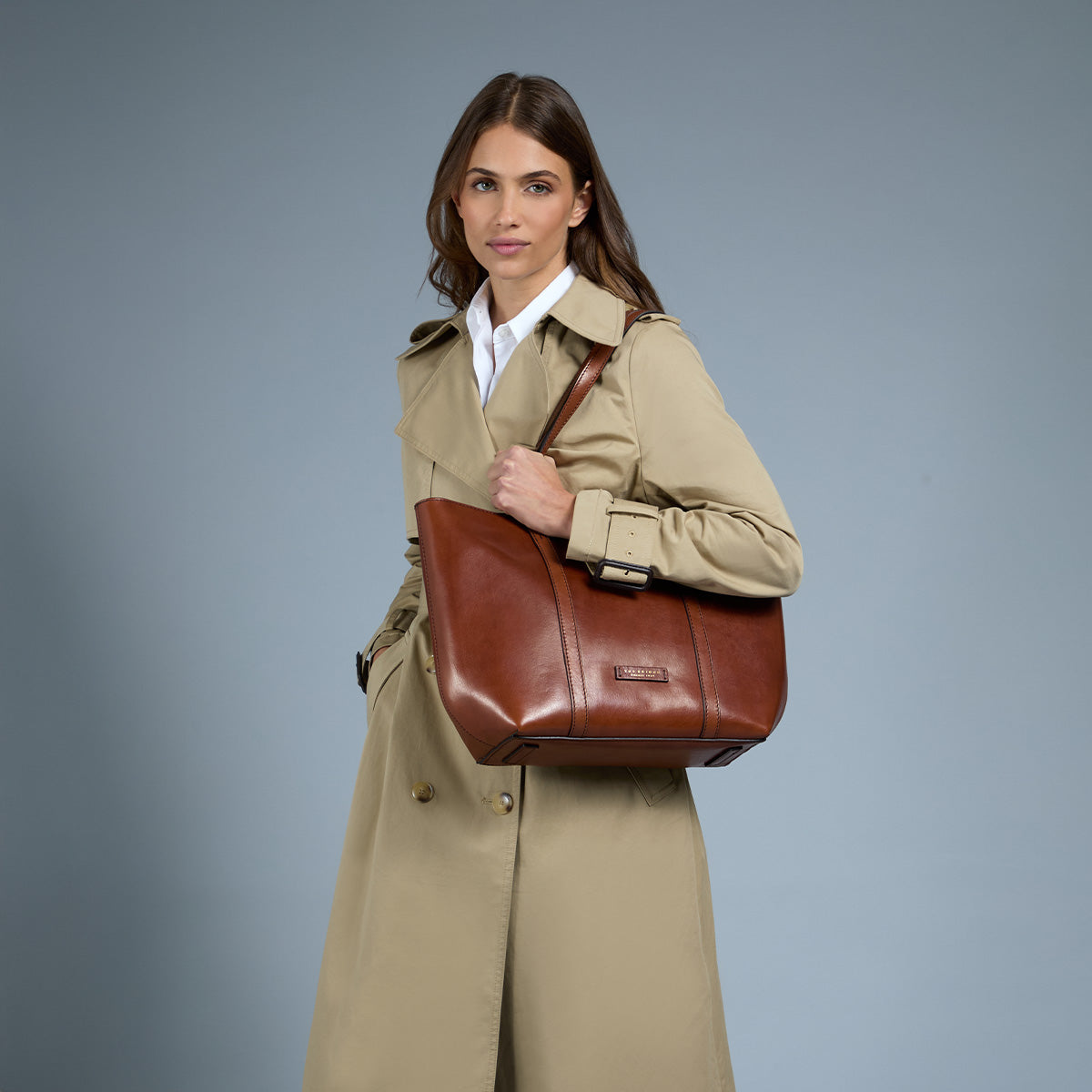 the-bridge-borsa-shopper-in-pelle-chiusa-con-zip-marrone-oro image 3