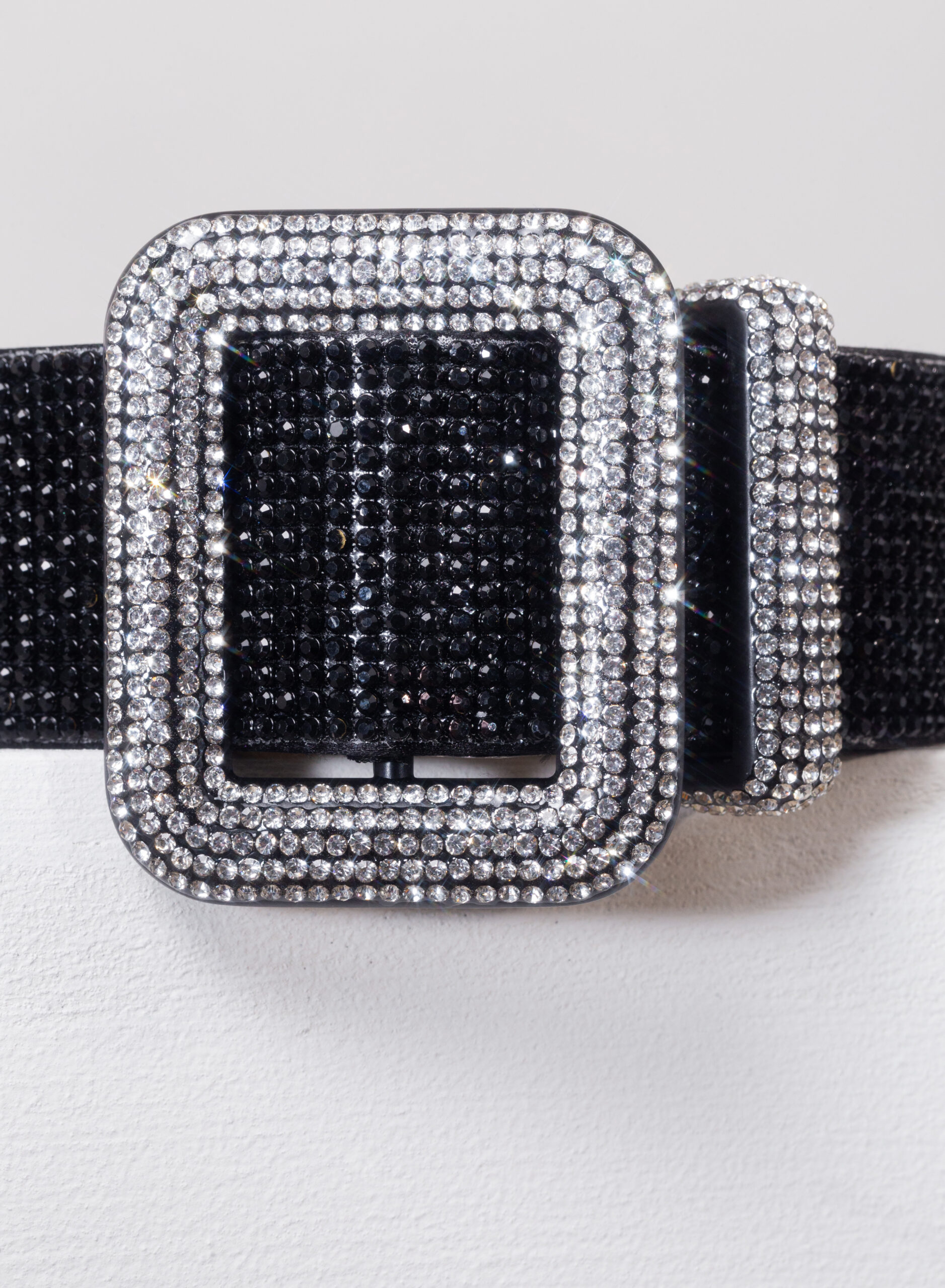 benedetta-bruzziches-venus-belt-cintura-donna-james-bond image 3