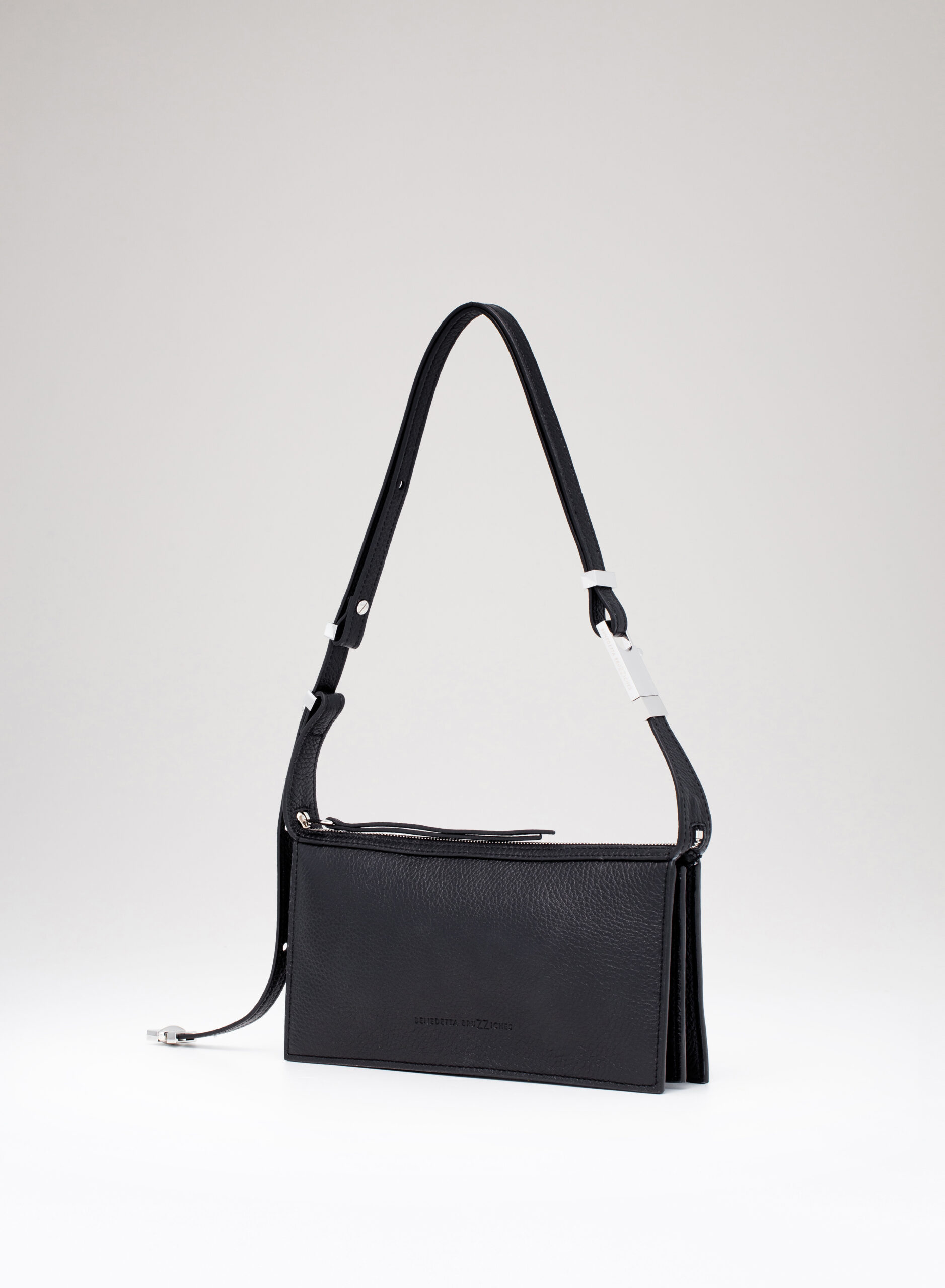 benedetta-bruzziches-syster-borsa-donna-meteorite image 1