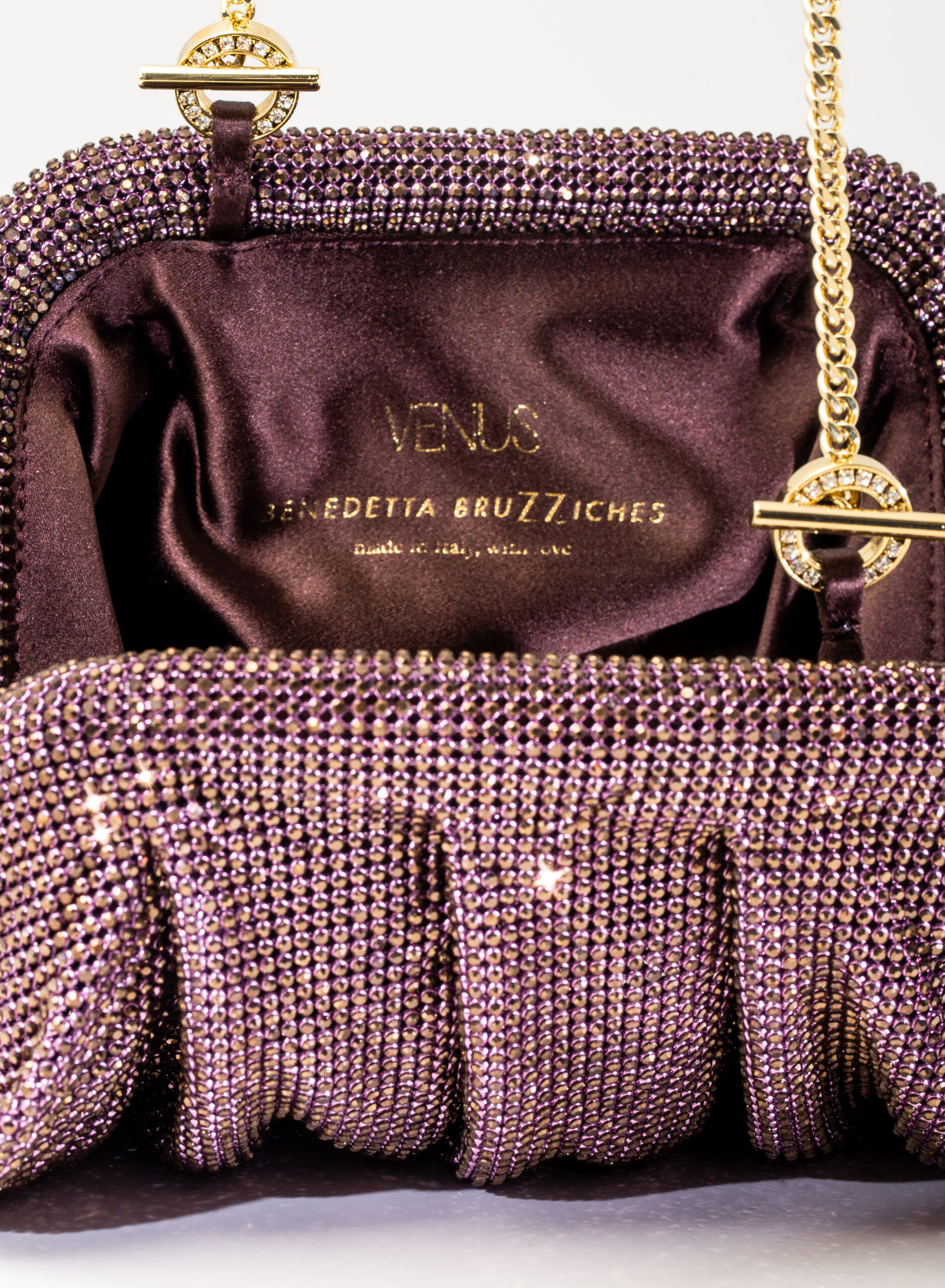 benedetta-bruzziches-venus-la-petite-borsa-donna-adorable-grimilde image 7