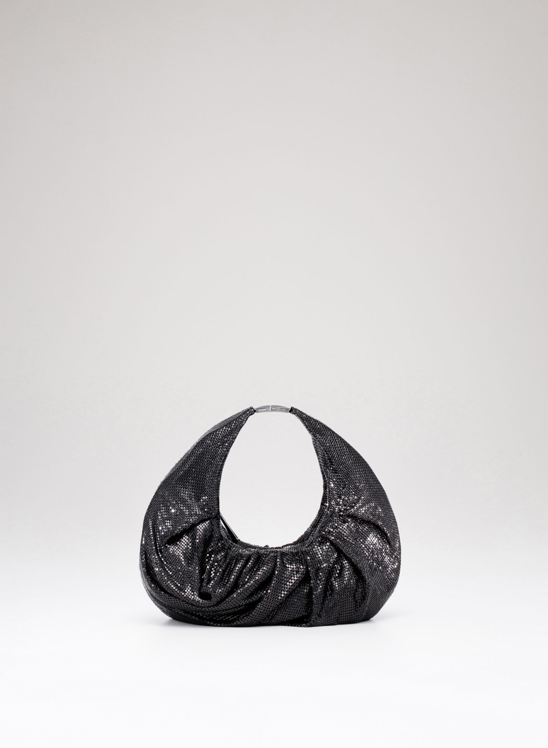 benedetta-bruzziches-yennefer-borsa-donna-pluto image 1