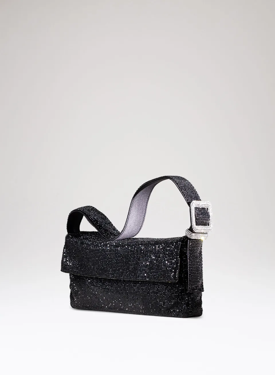 benedetta-bruzziches-vitty-la-grande-borsa-donna-james-bond image 1