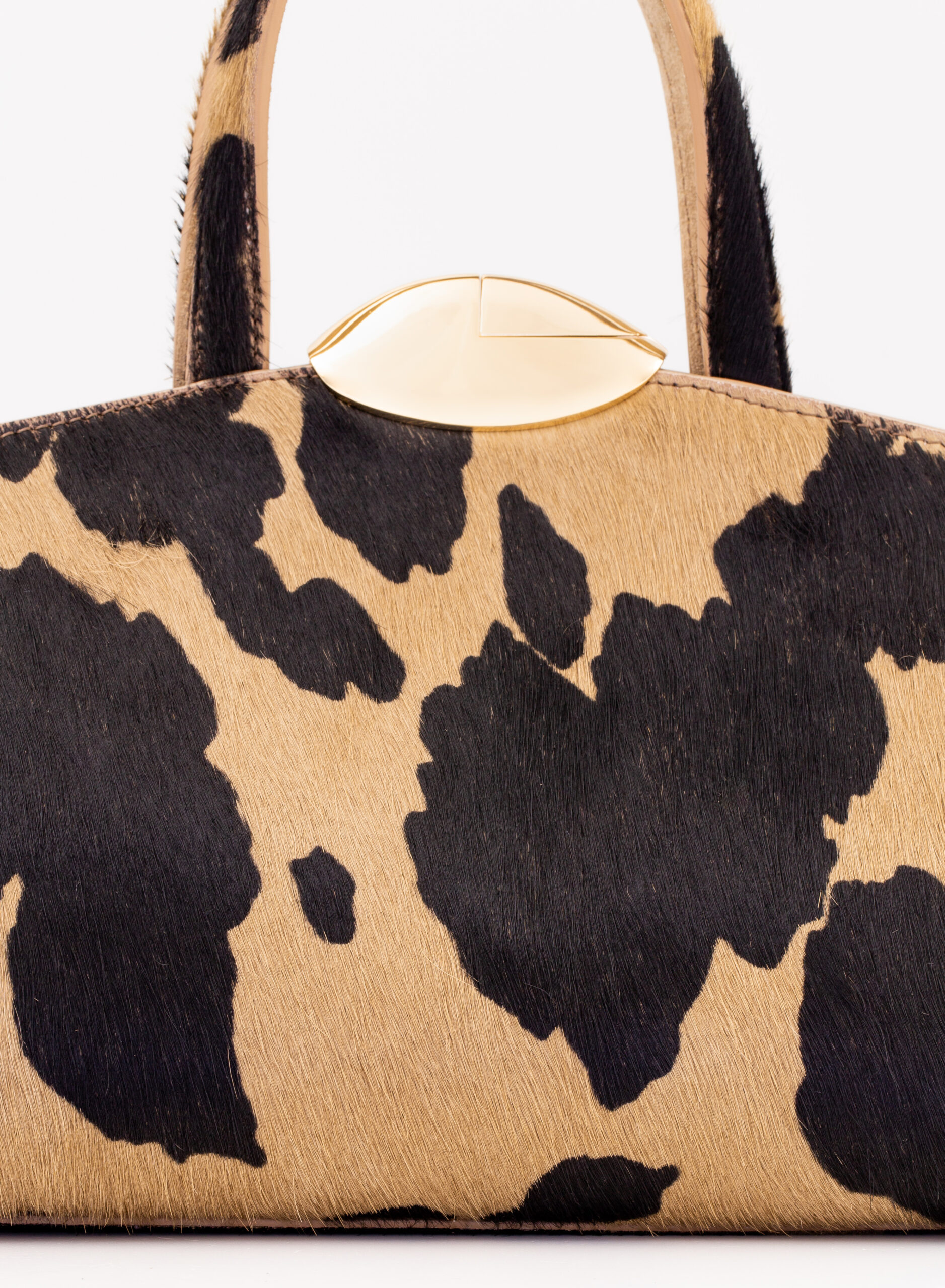 benedetta-bruzziches-serena-la-petite-borsa-donna-wildest-wonders image 7
