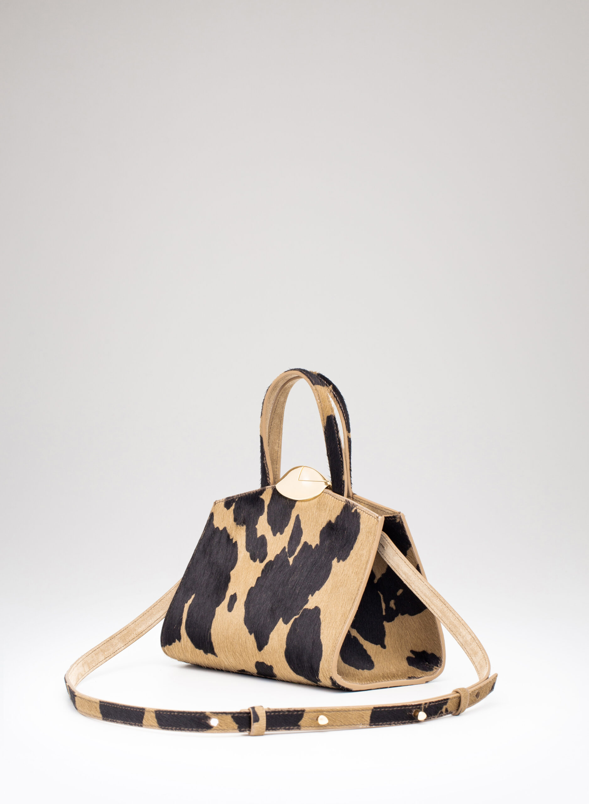 benedetta-bruzziches-serena-la-petite-borsa-donna-wildest-wonders image 2