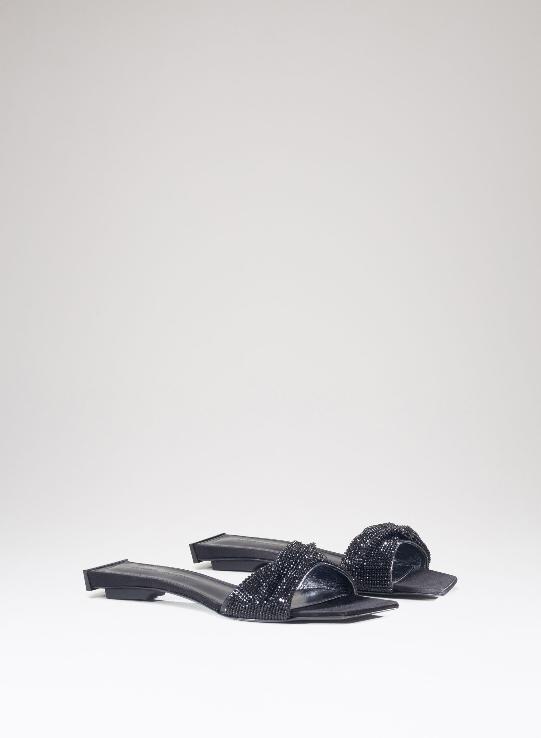 benedetta-bruzziches-goliarda-flat-james-bond-ballerine image 2