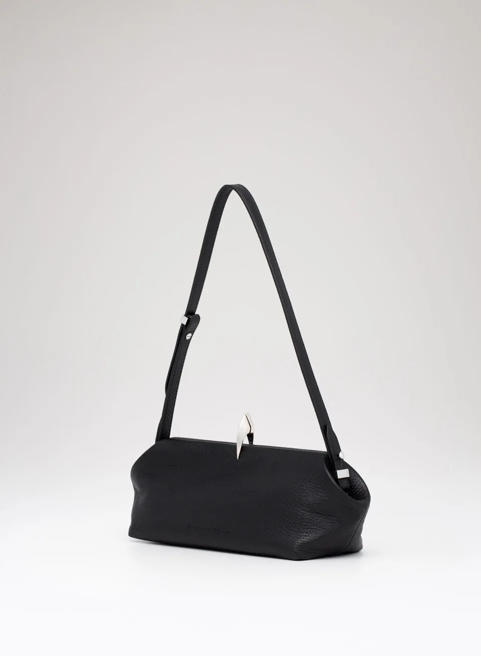 benedetta-bruzziches-sophia-la-petite-borsa-donna-meteorite image 1
