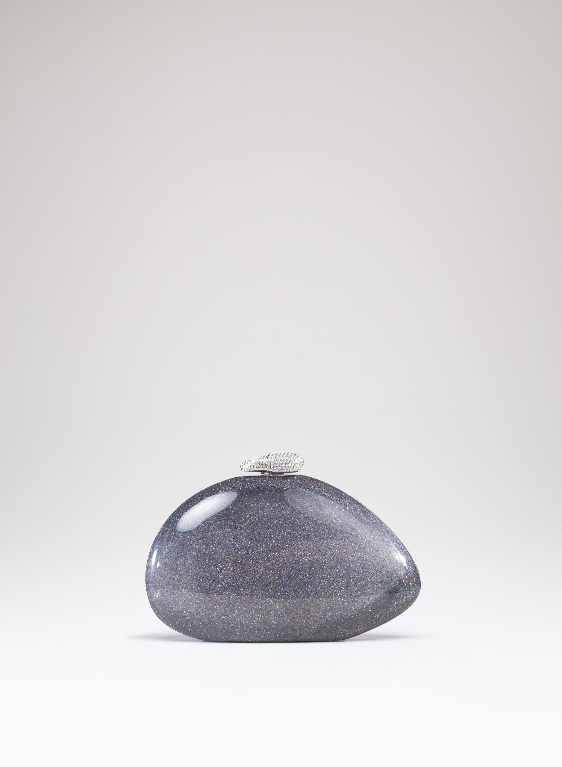 benedetta-bruzziches-ariel-borsa-donna-giunone image 1