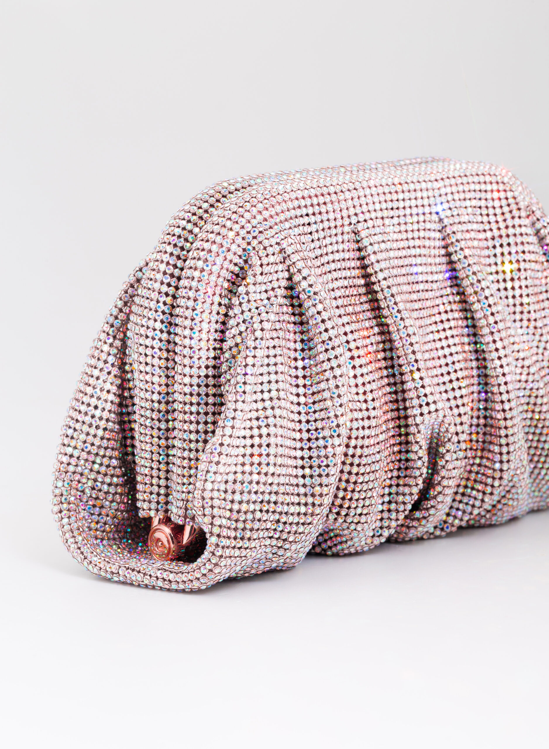 benedetta-bruzziches-venus-la-petite-borsa-donna-chapelloise image 6