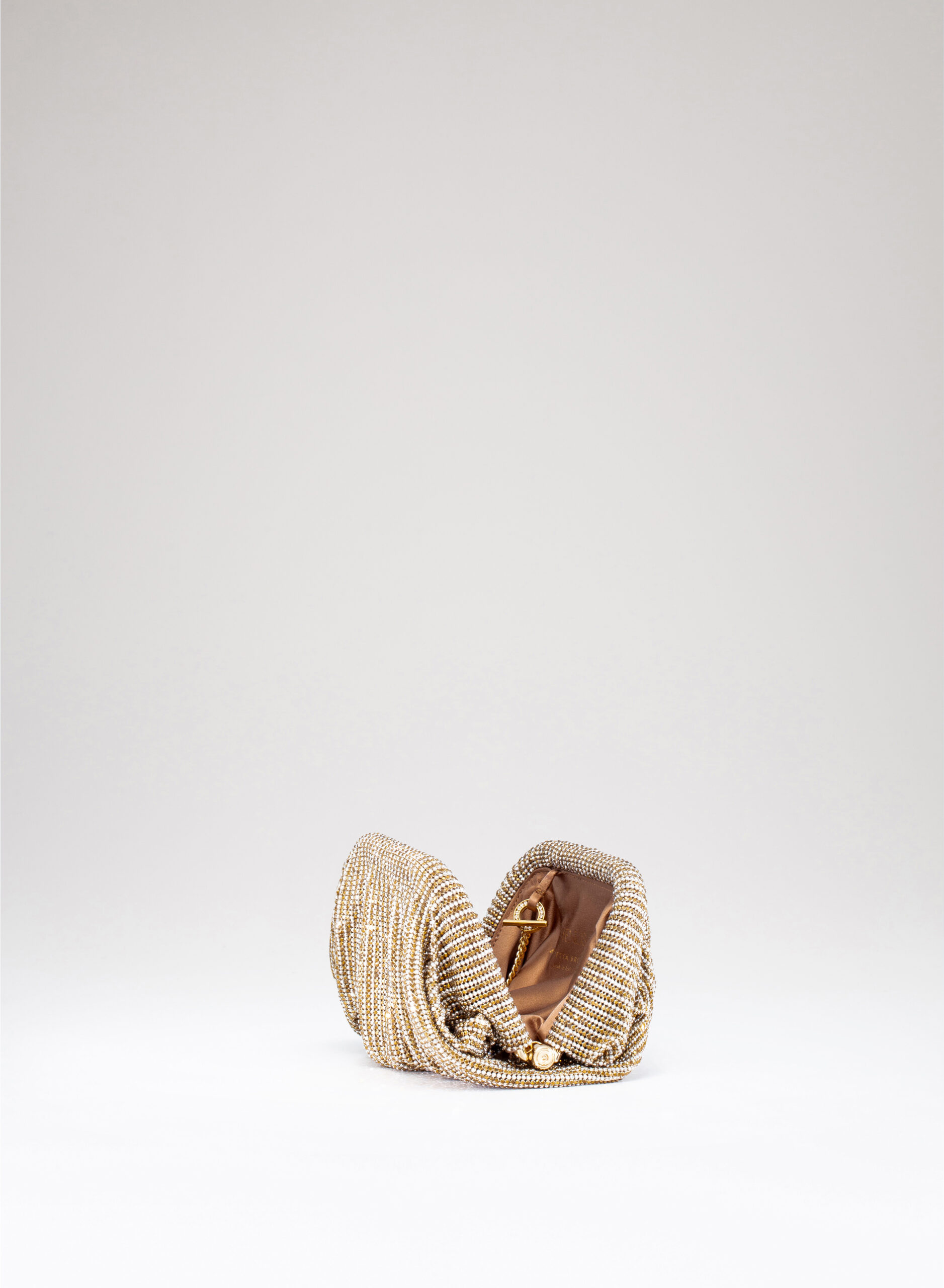 benedetta-bruzziches-venus-la-petite-borsa-donna-the-great-gatsby image 6