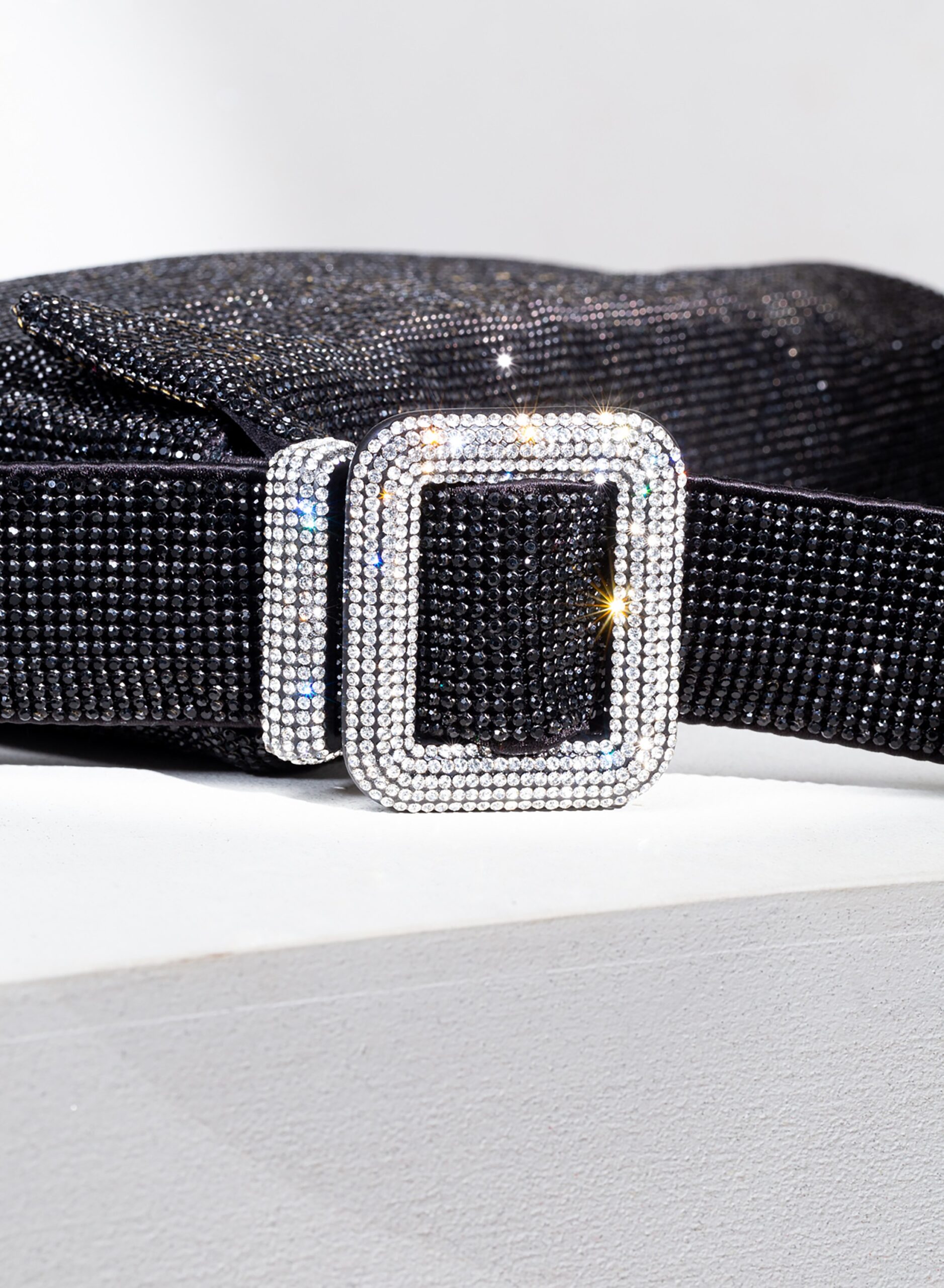 benedetta-bruzziches-vitty-la-grande-borsa-donna-james-bond image 7