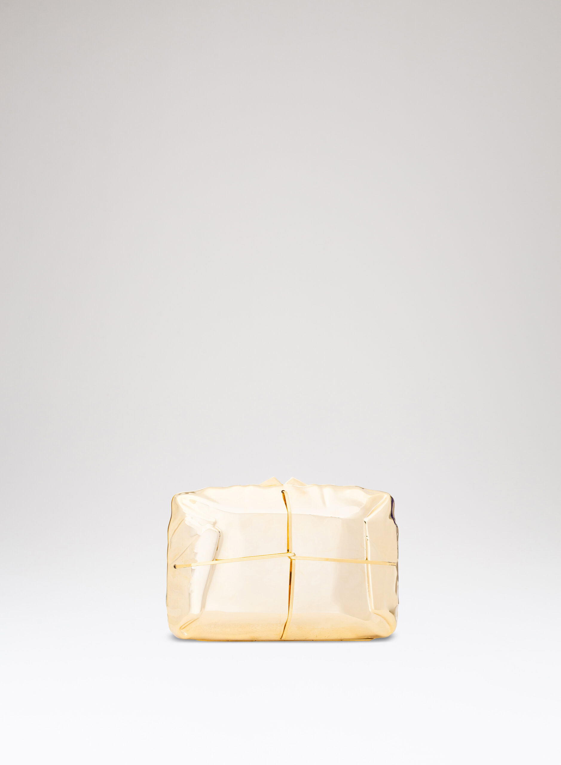 benedetta-bruzziches-cabaret-borsa-donna-golden-gun image 3
