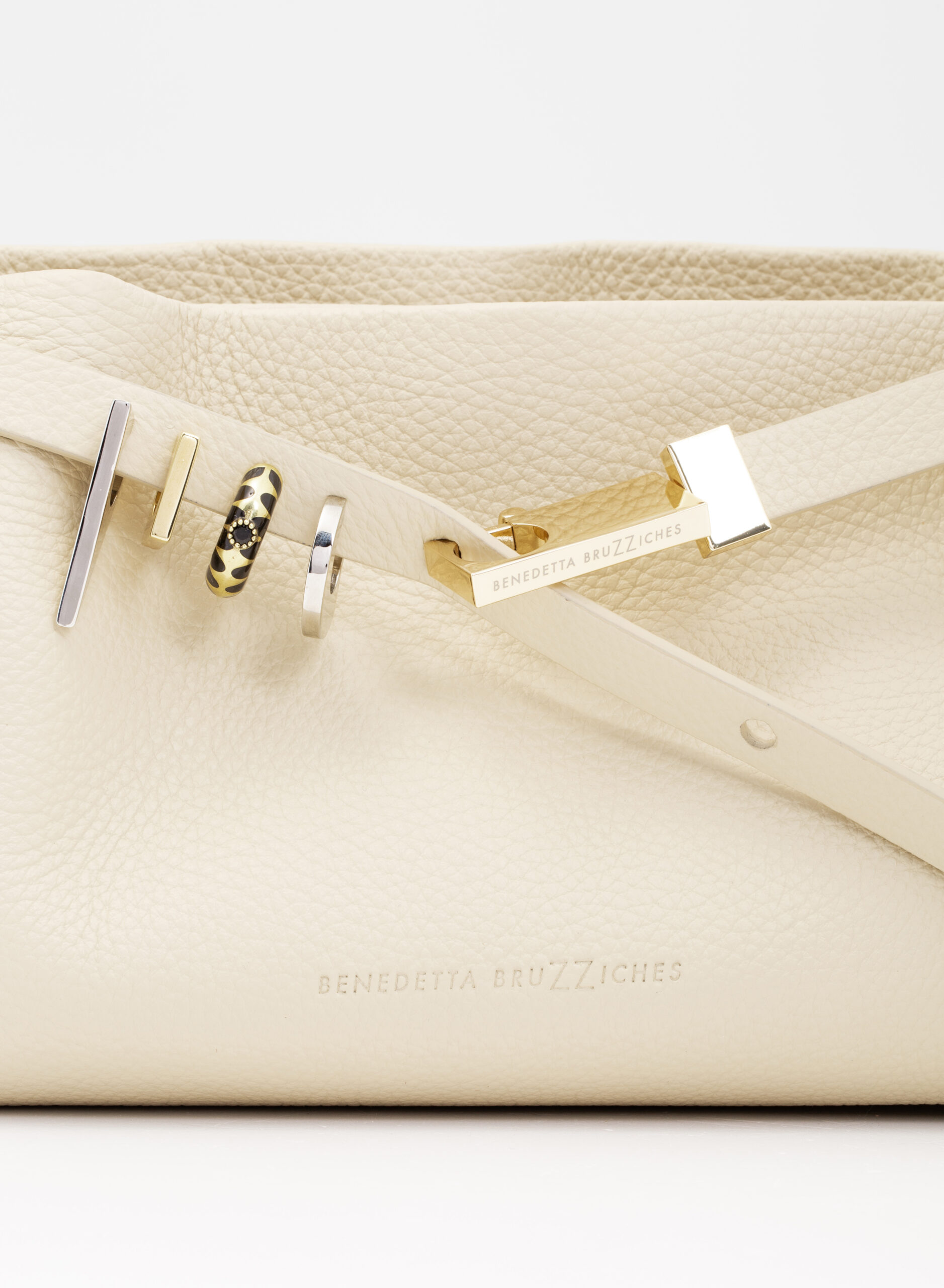 benedetta-bruzziches-lauren-borsa-donna-emberlita image 6