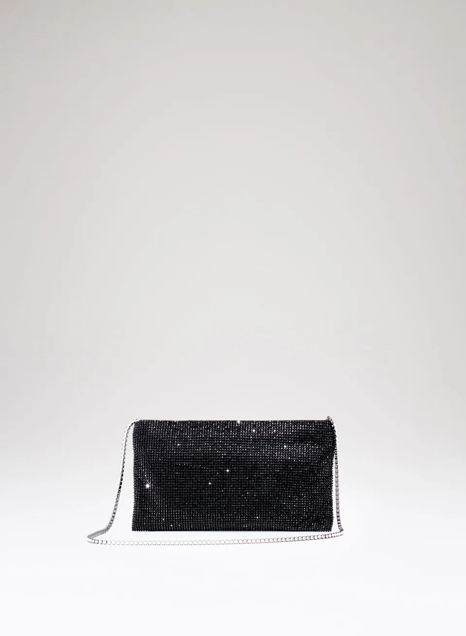 benedetta-bruzziches-your-best-friend-la-petite-borsa-donna-james-bond image 1