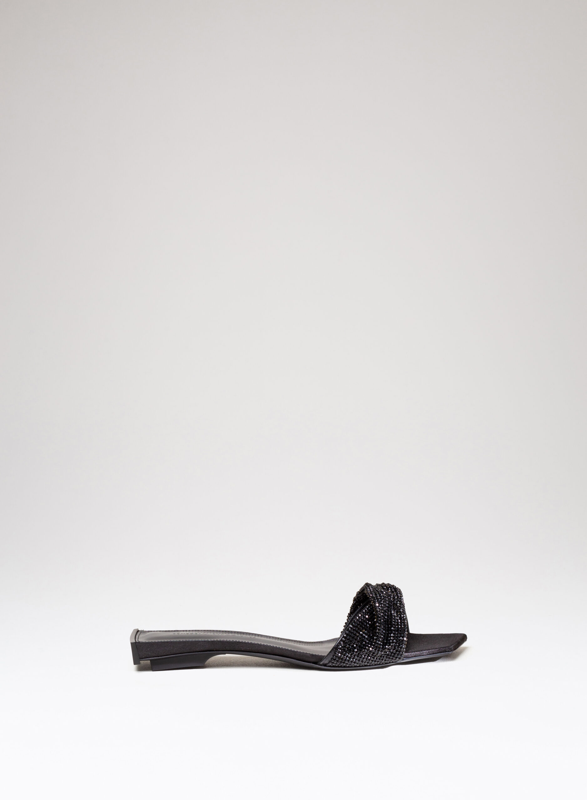 benedetta-bruzziches-goliarda-flat-james-bond-ballerine image 1