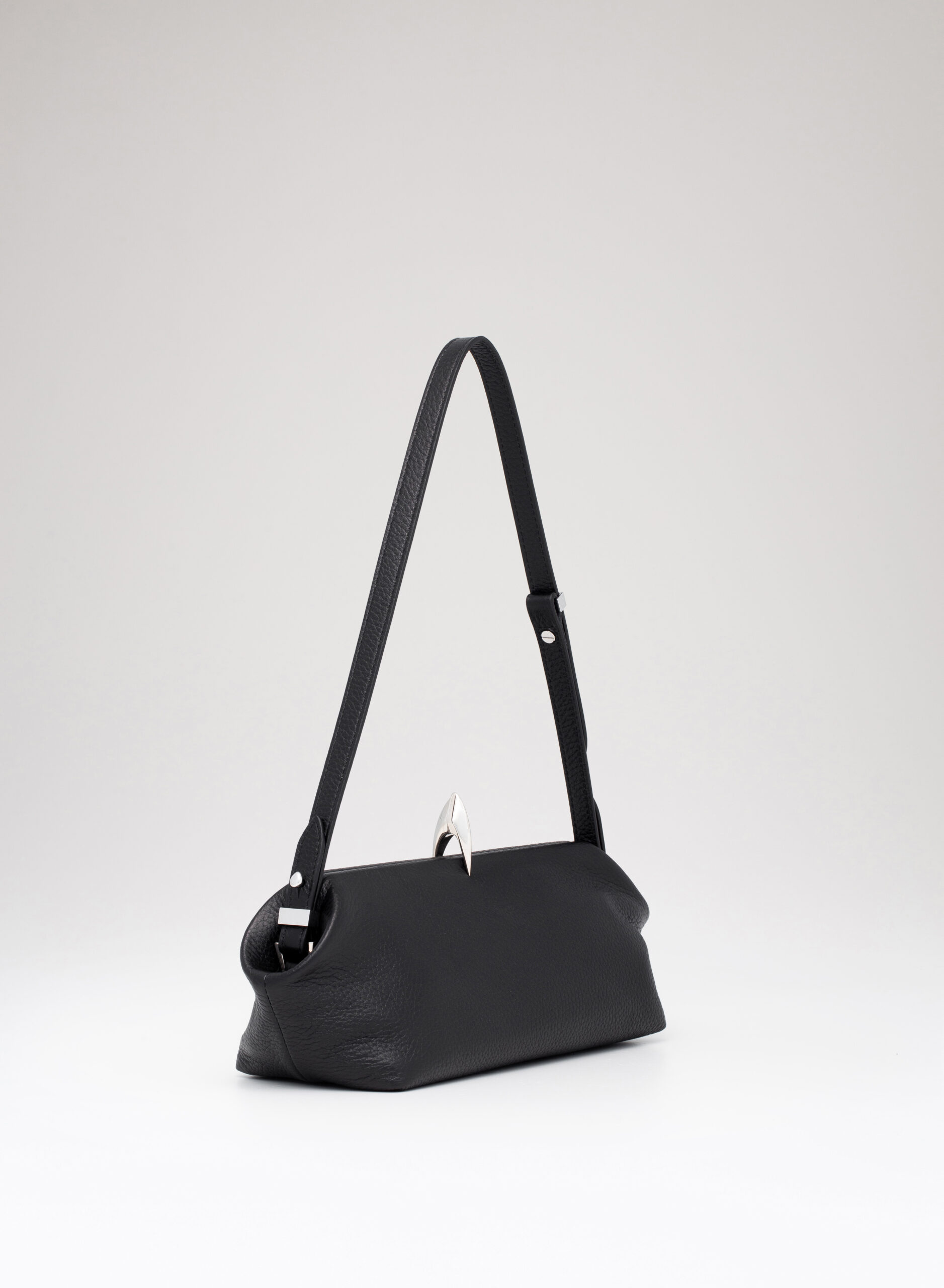 benedetta-bruzziches-sophia-la-petite-borsa-donna-meteorite image 4