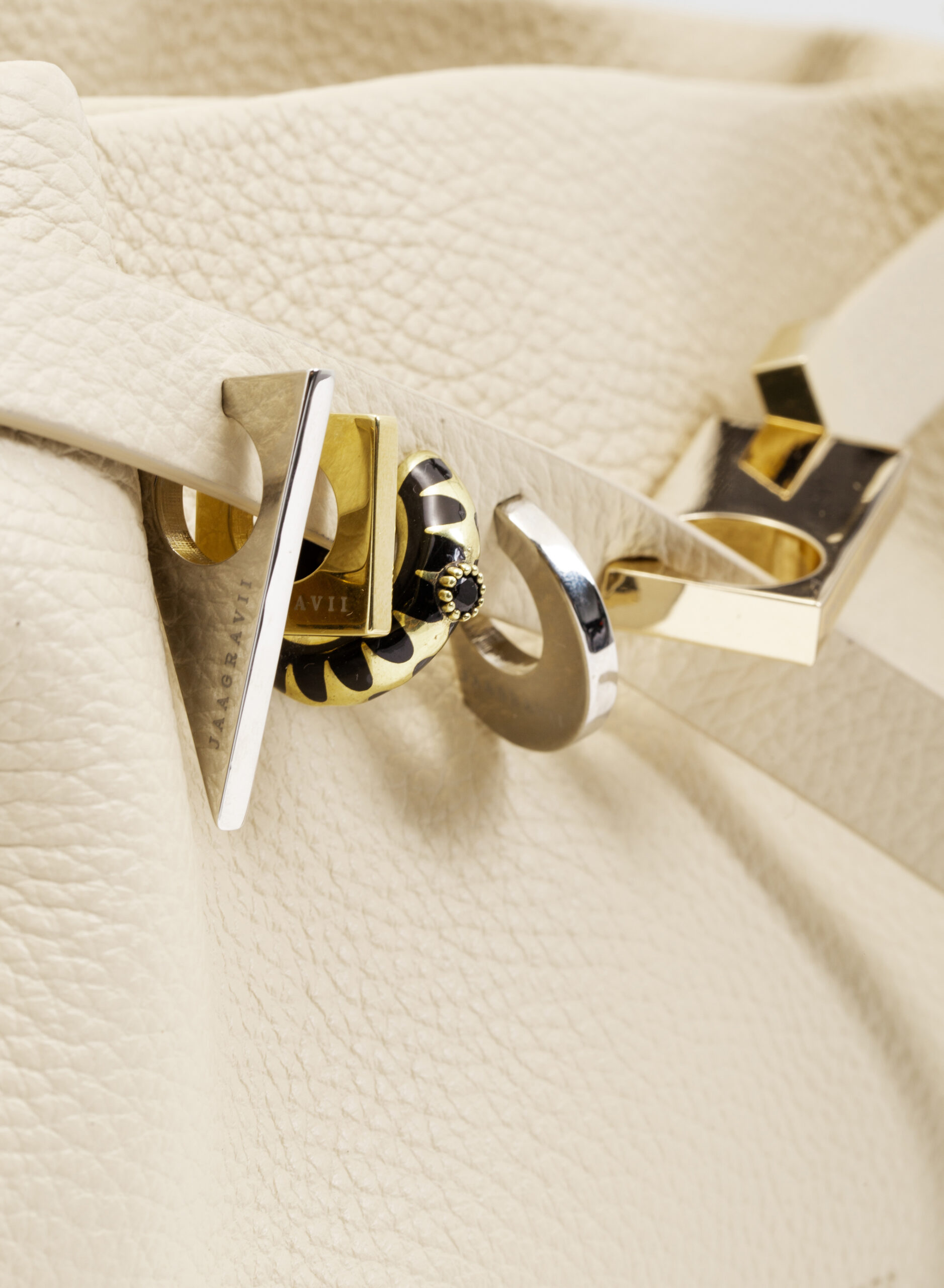 benedetta-bruzziches-lauren-borsa-donna-emberlita image 7
